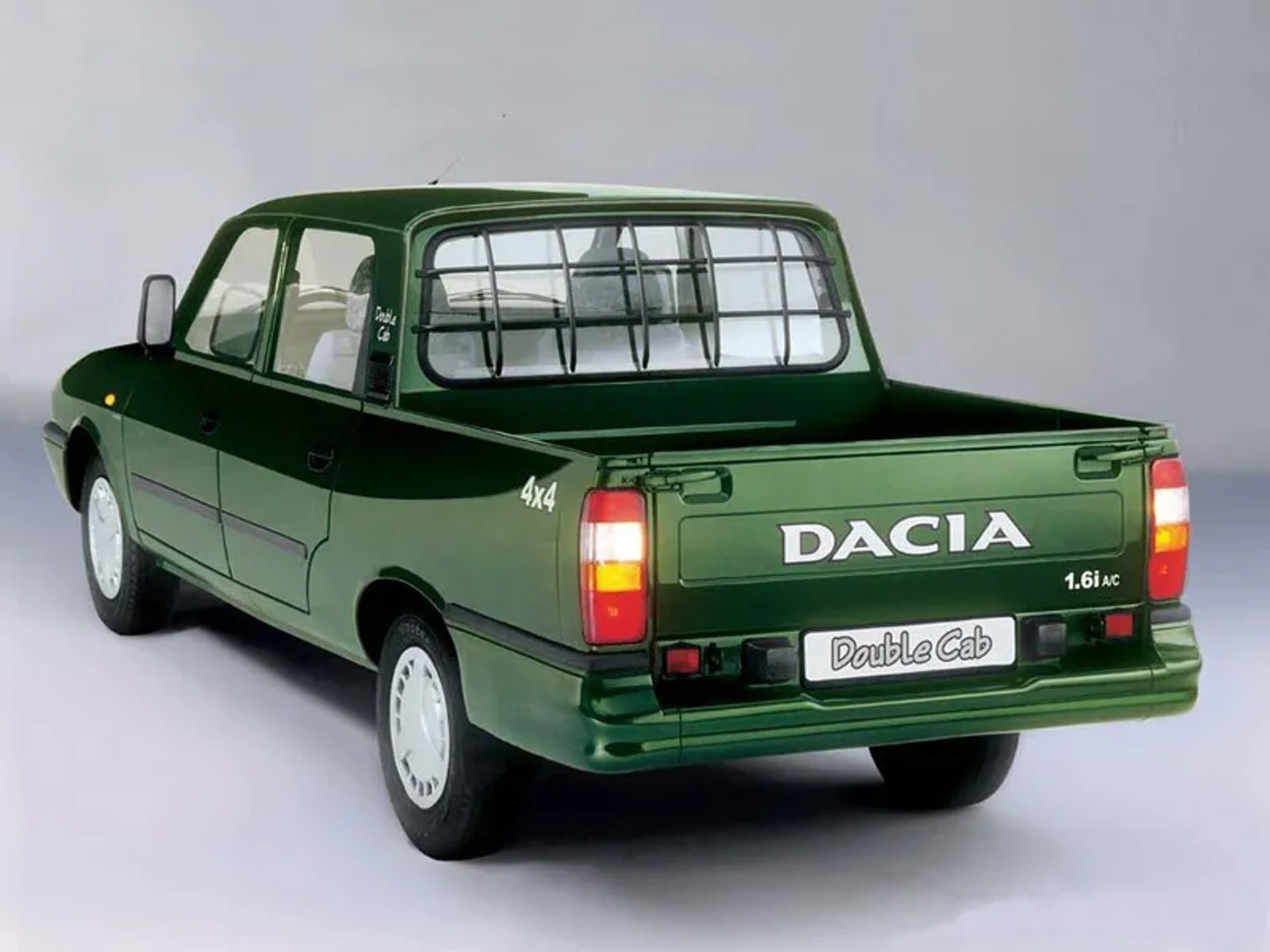 Dacia_Pick-Up_1_generation__Pickup_double-cab__1.jpg