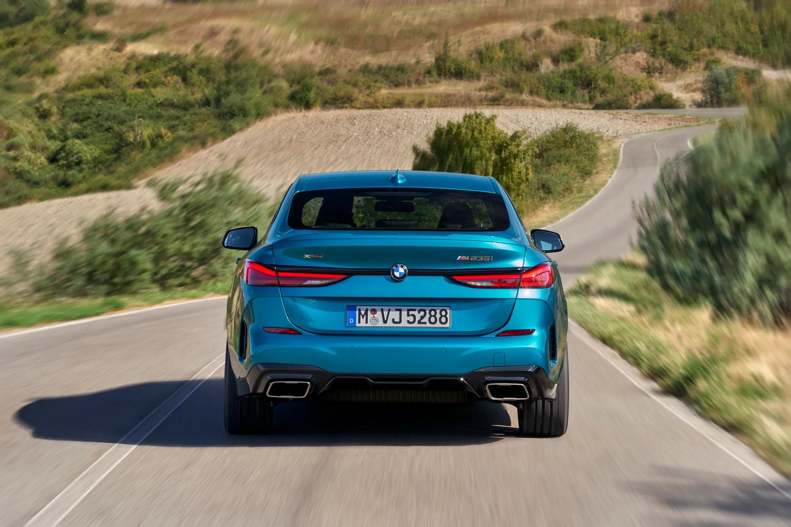 BMW_2_series_1_generation_restyling__Sedan__1.jpg