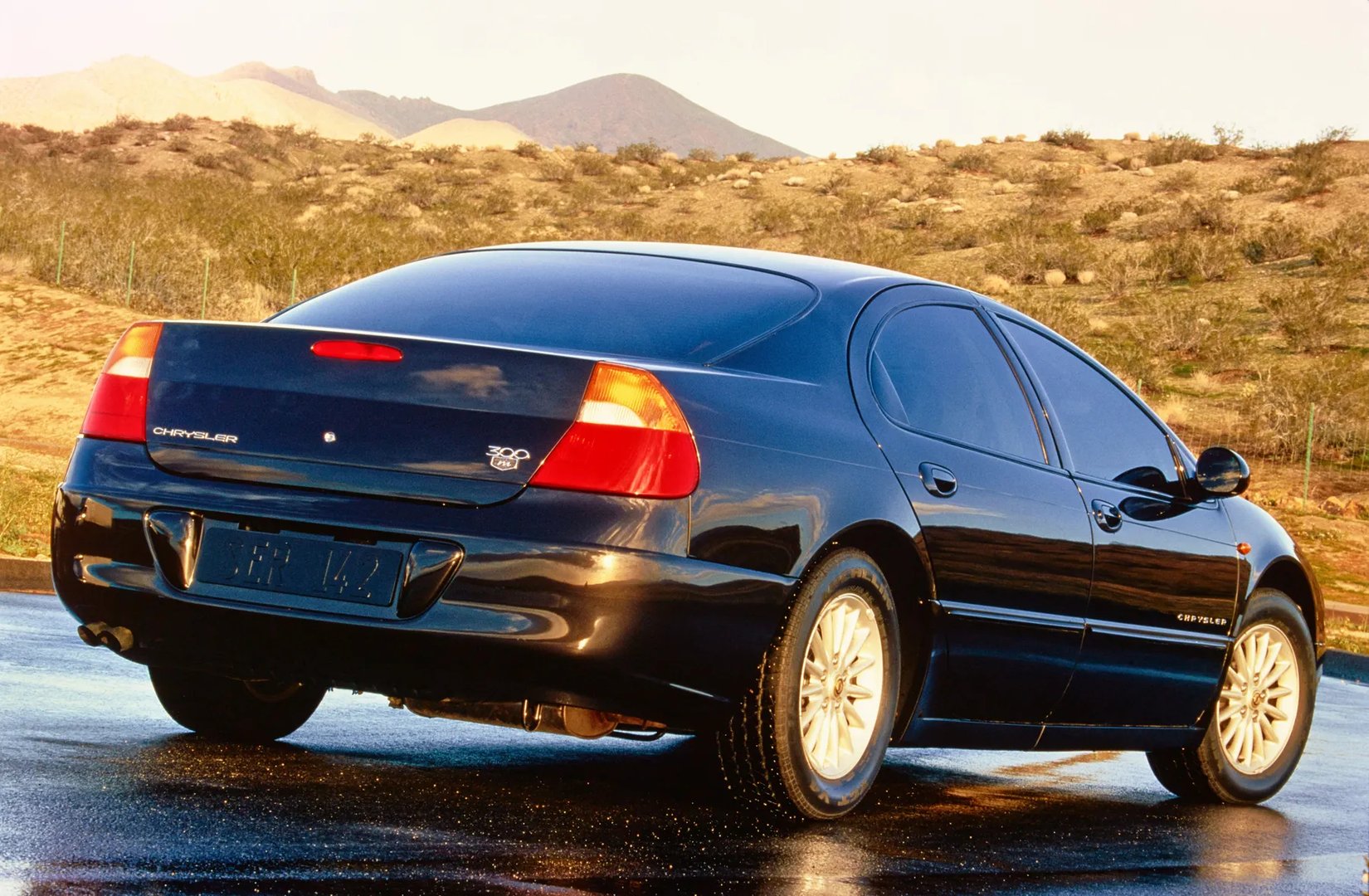 Chrysler_300M_1_generation__Sedan__3.jpg