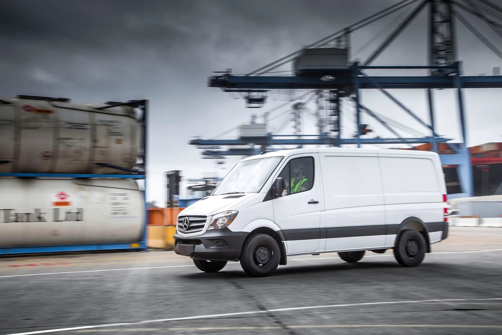 Mercedes_Sprinter_2_generation_restyling__Van__6.jpg