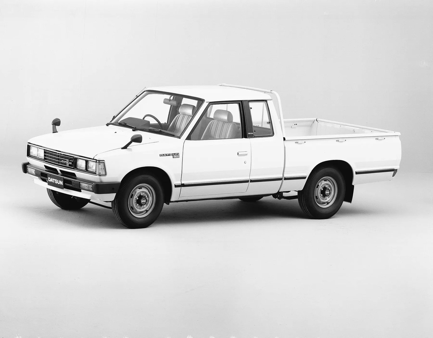 Datsun_720_1_generation__Pickup_1.5-cab__1.jpg