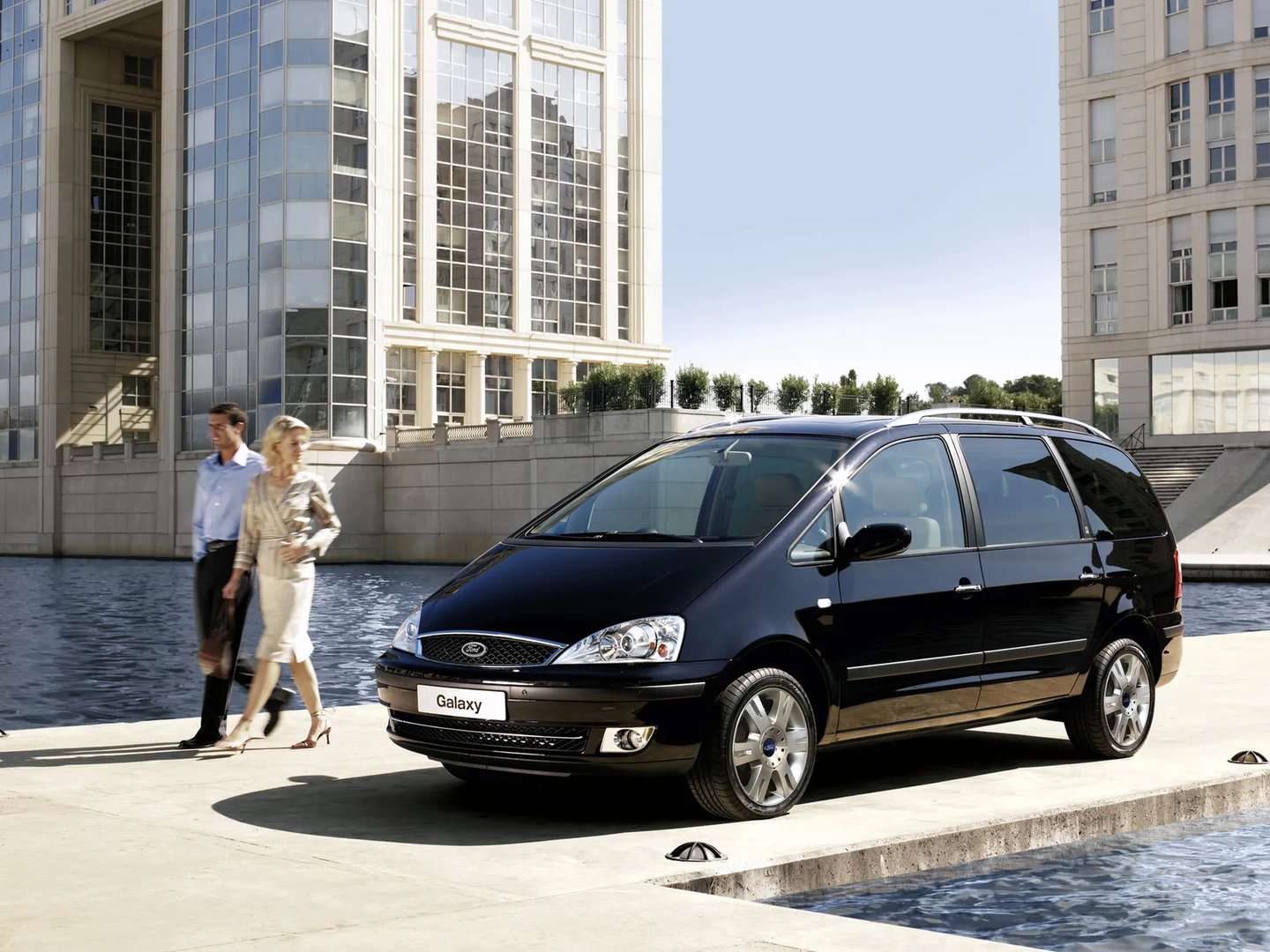 Ford_Galaxy_1_generation_restyling__Minivan__5.jpg