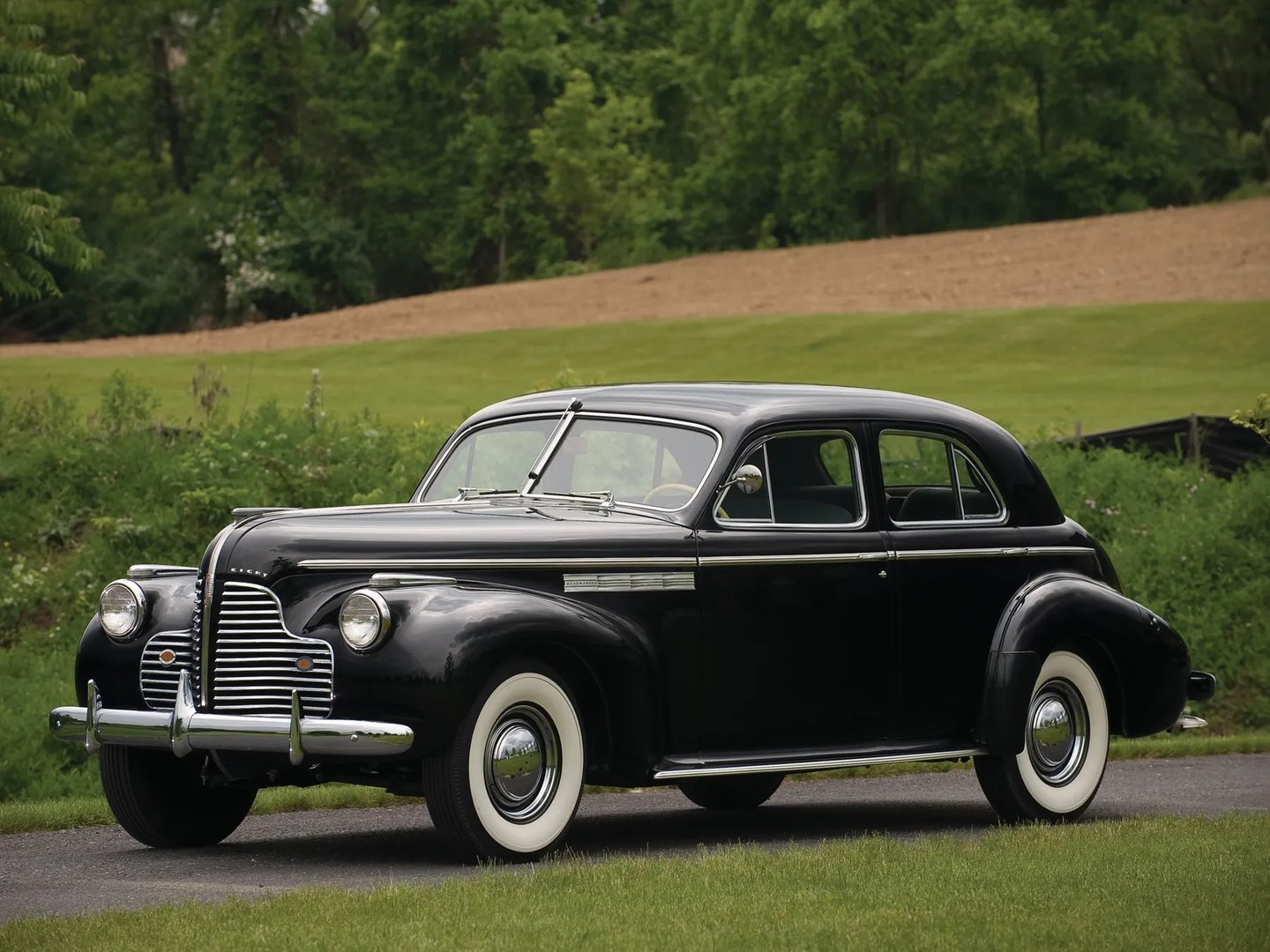 Buick Roadmaster 3 generation  Sedan