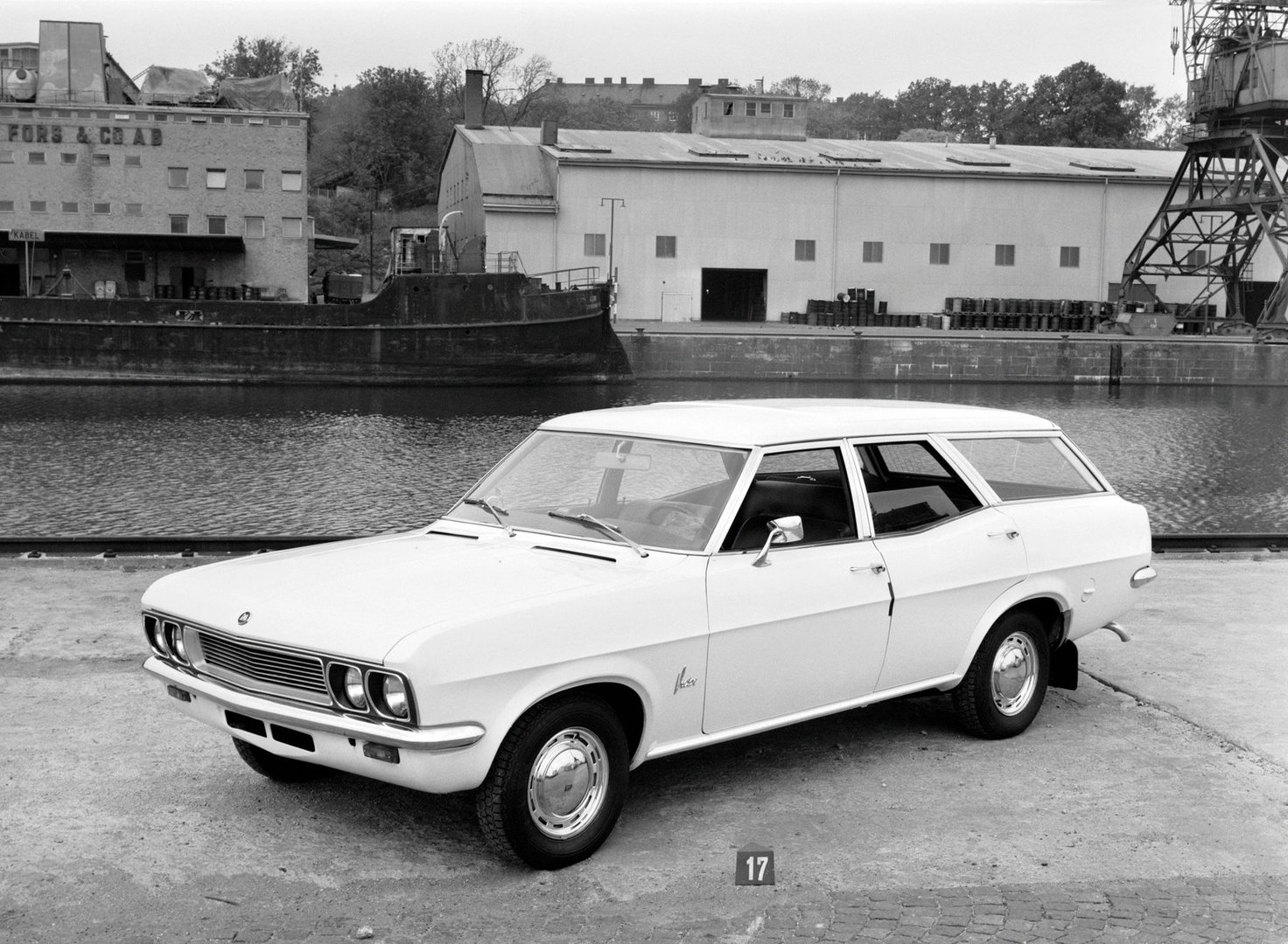 Vauxhall Victor 4 generation