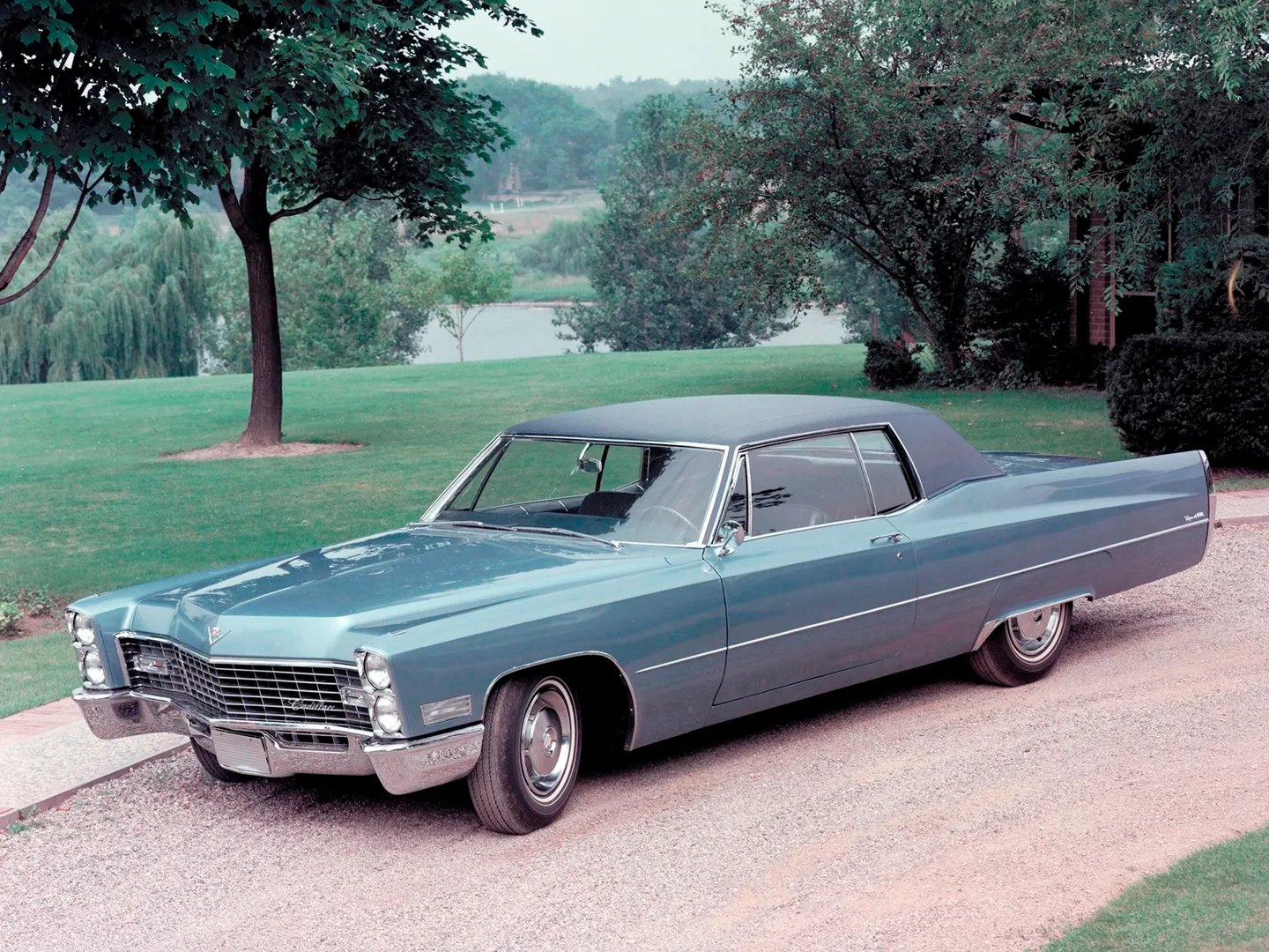 Cadillac_DeVille_3_generation__Coupe__8.jpg
