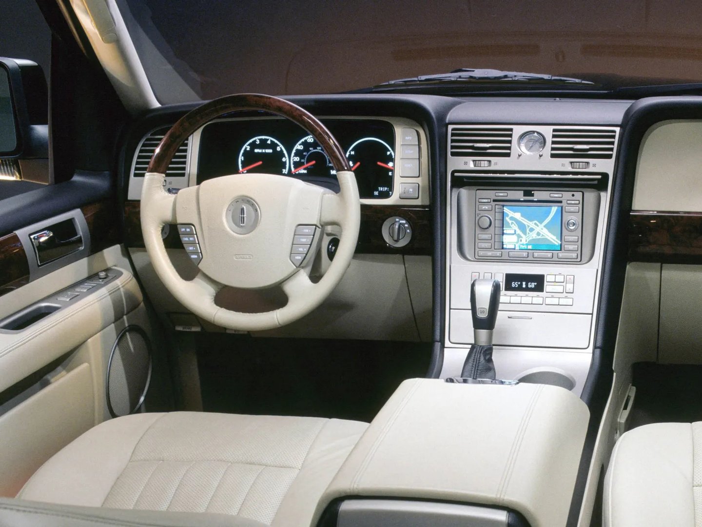 Lincoln_Navigator_2_generation__SUV_5-doors__12.jpg