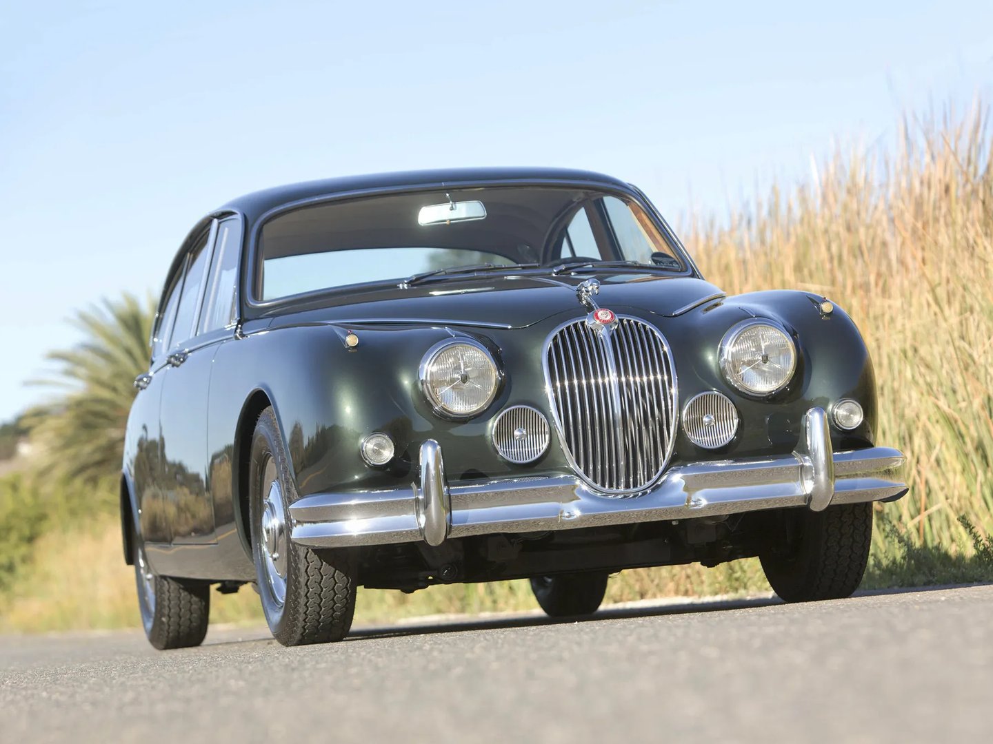 Jaguar_Mark_2_1_generation__Sedan__5.jpg