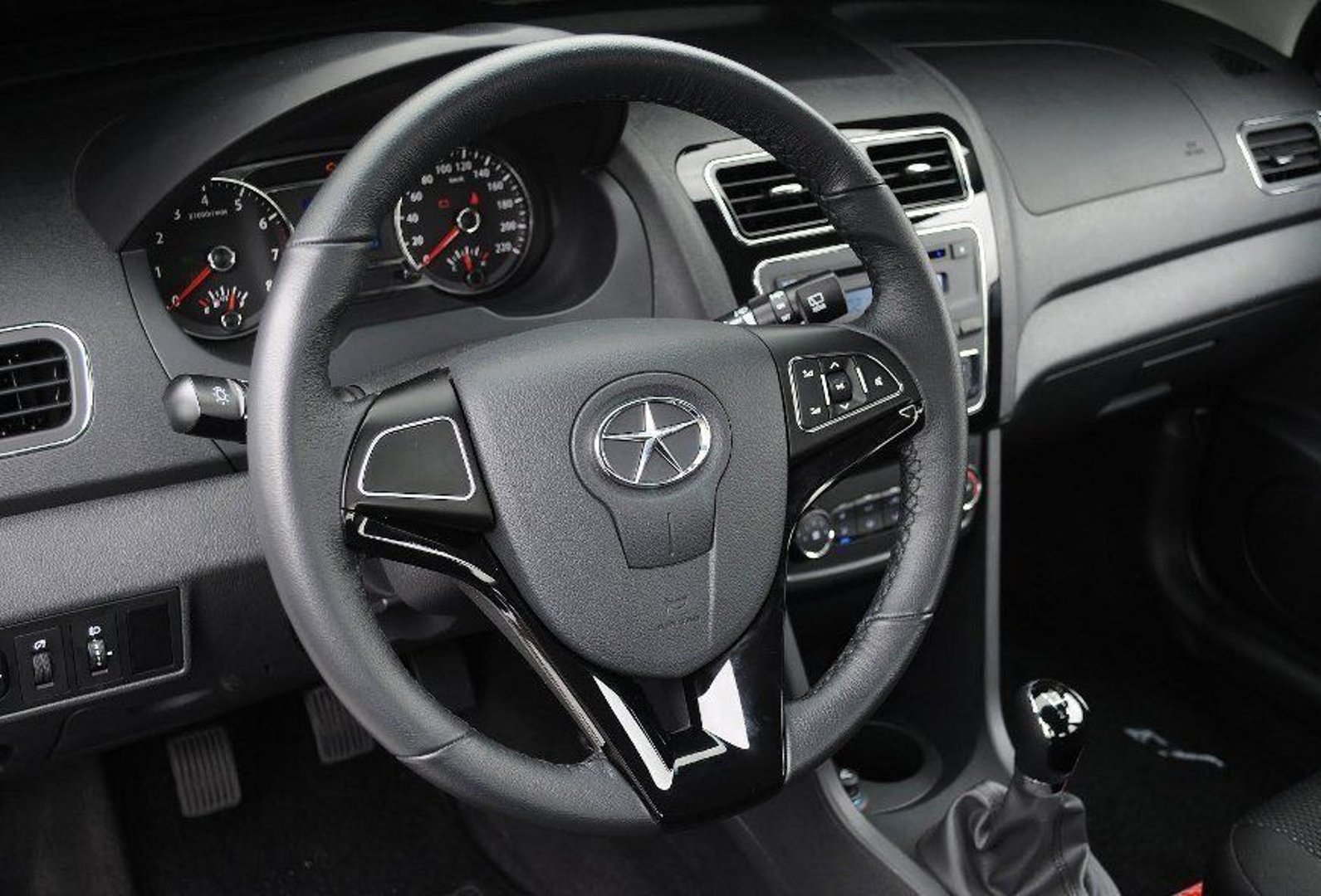 jac_J3_(Tongyue,Tojoy)_1_generation__Mini_5-doors__14.jpg