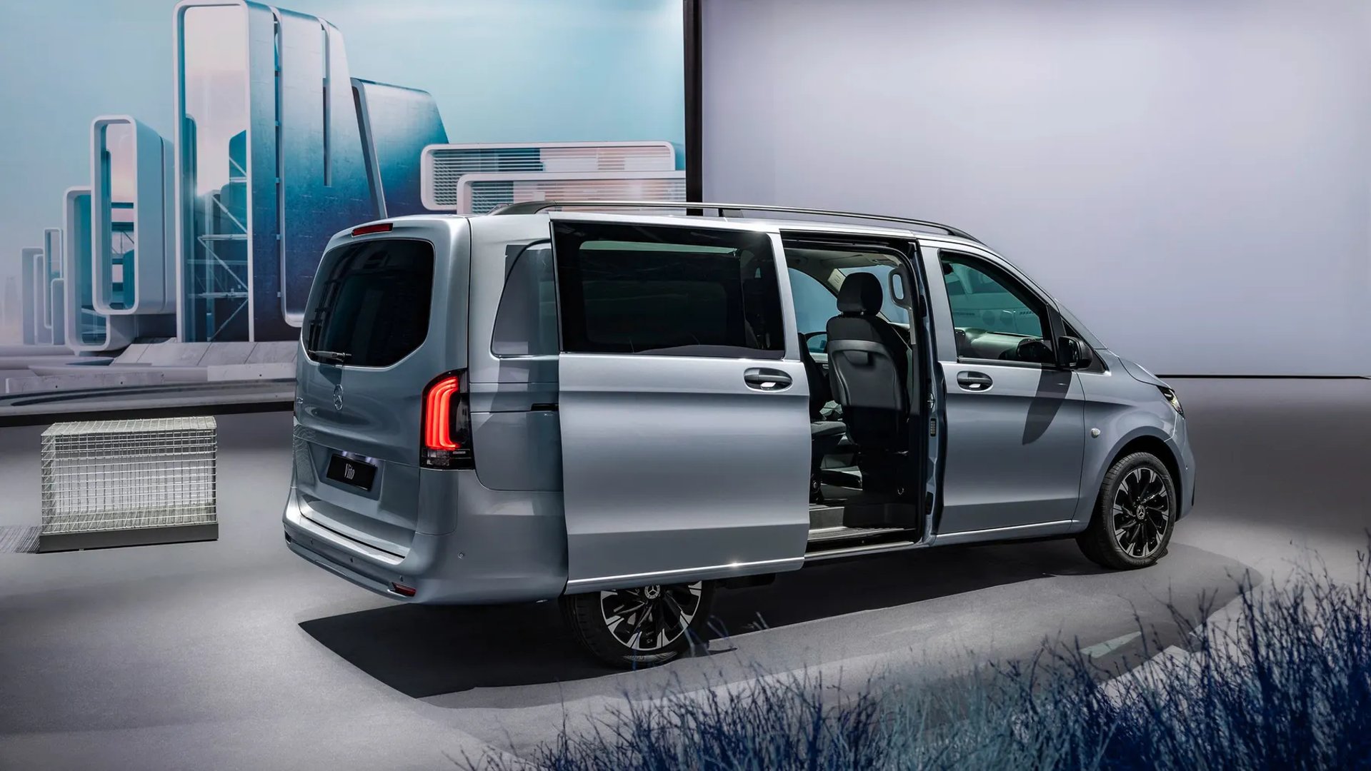 Mercedes_Vito_3_generation_restyling_3__Minivan__2.jpg