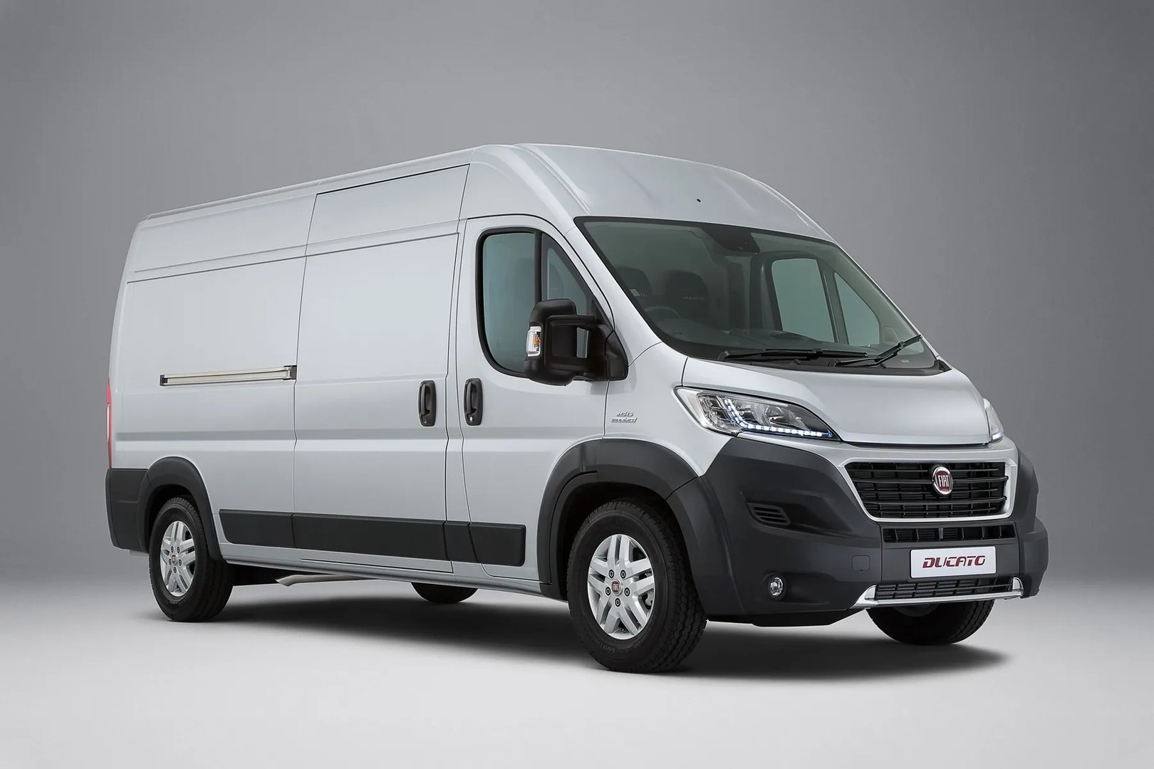 3 generation, restyling 1 