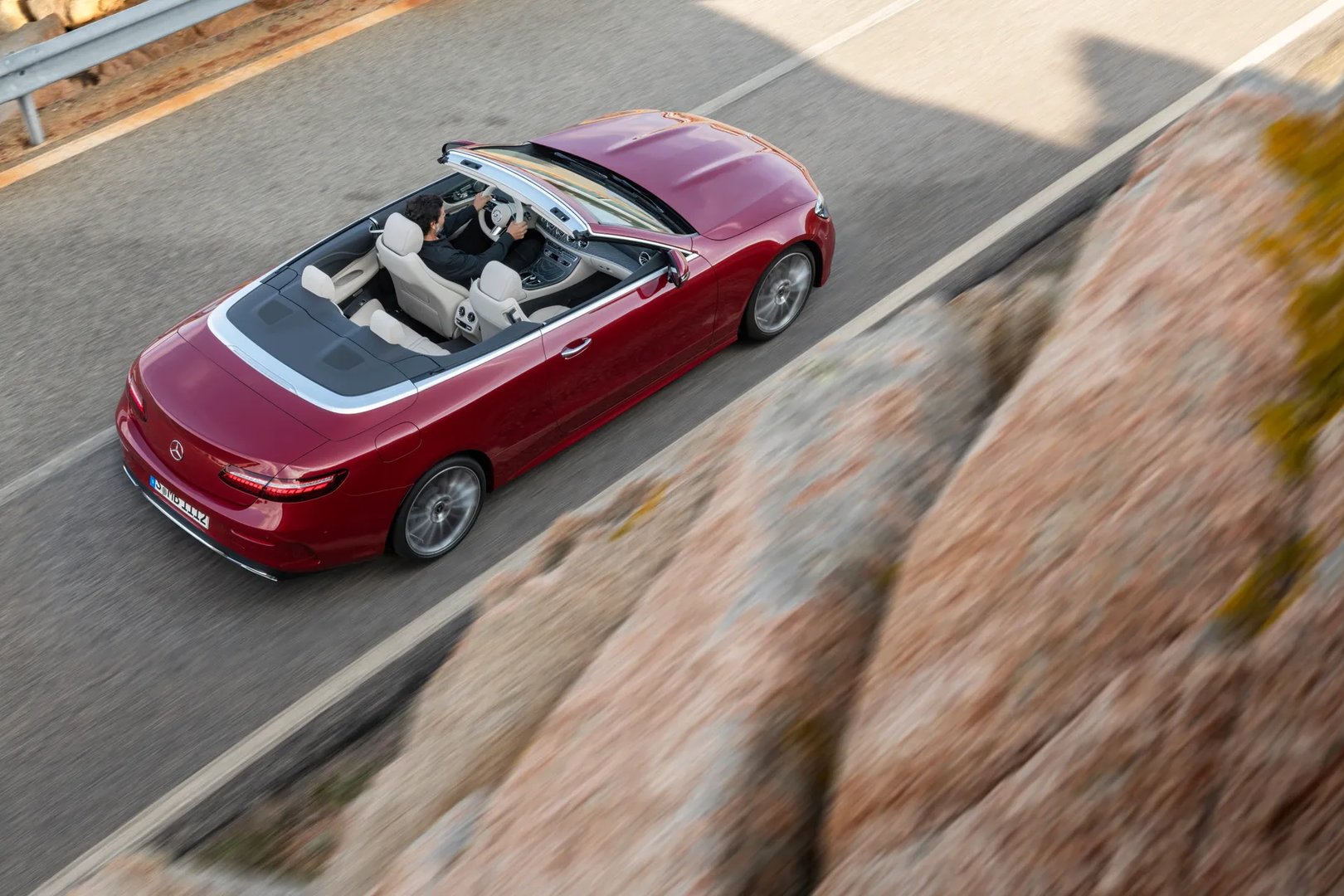 Mercedes_E-Class_5_generation_restyling__Cabrio__5.jpg