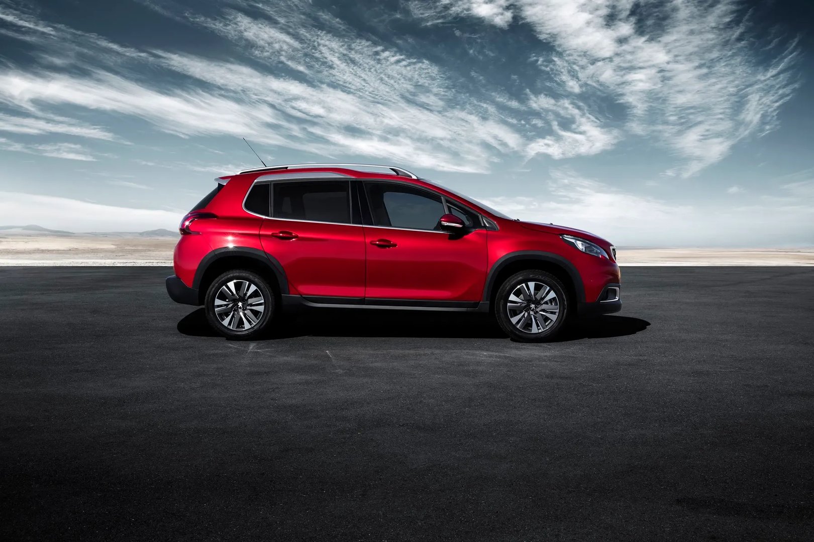 Peugeot_2008_1_generation_restyling__Estate_5-door__8.jpg