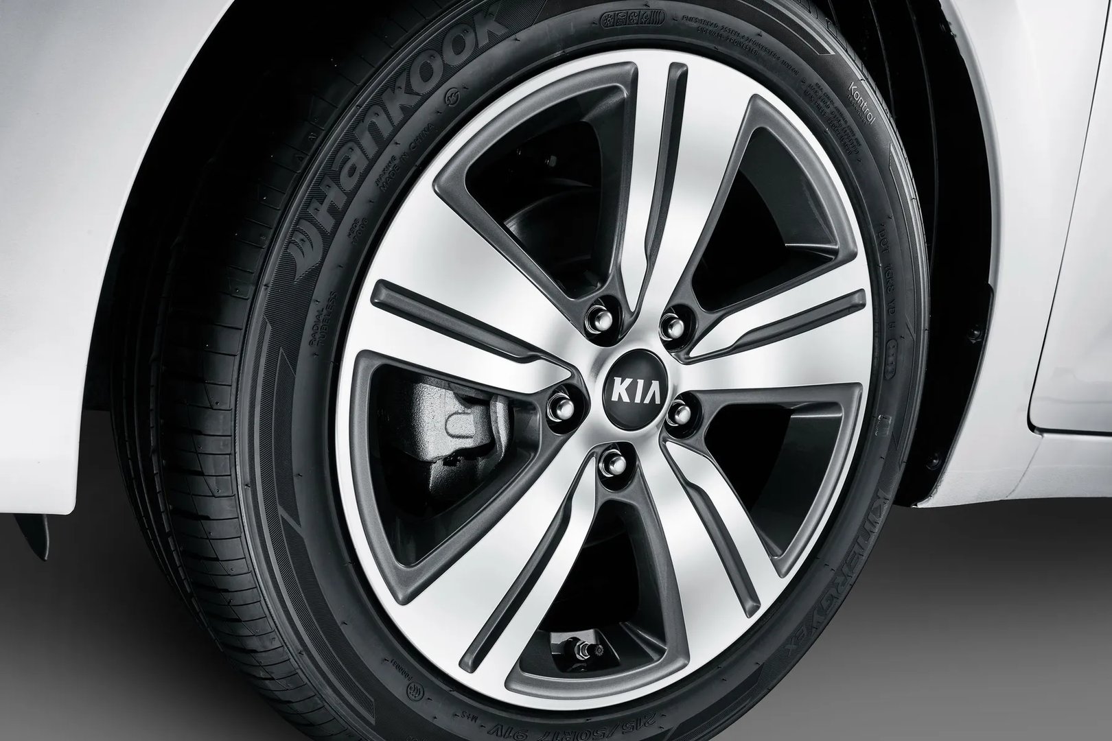 Kia_K4_1_generation_restyling_1__Sedan__9.jpg