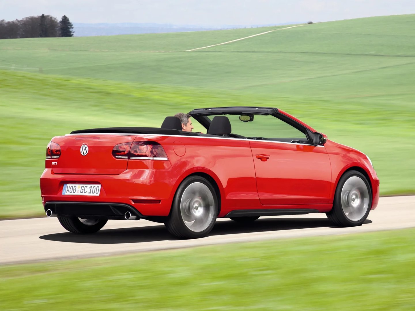 Volkswagen_Golf_GTI_6_generation__Cabrio__6.jpg