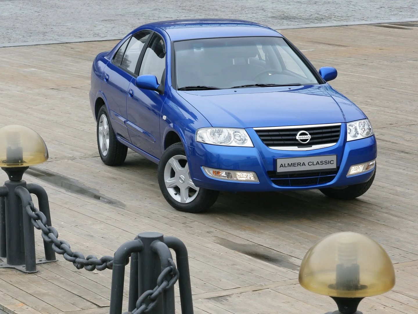Nissan_Almera_Classic_1_generation__Sedan__2.jpg