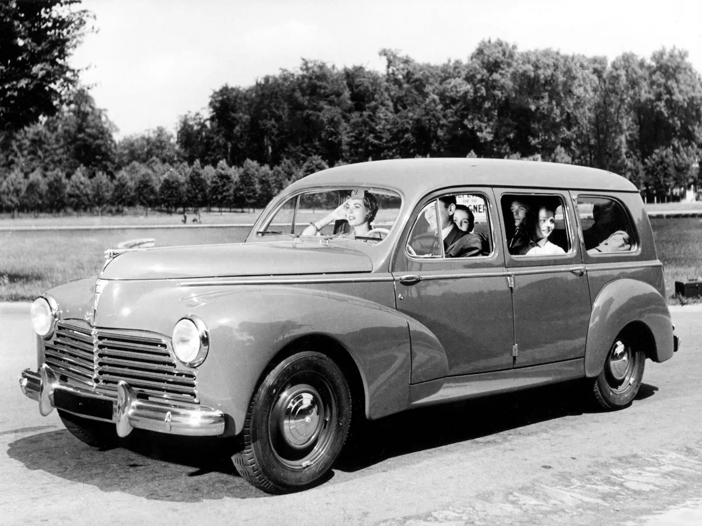 Peugeot_203_1_generation__Estate_5-door__1.jpg