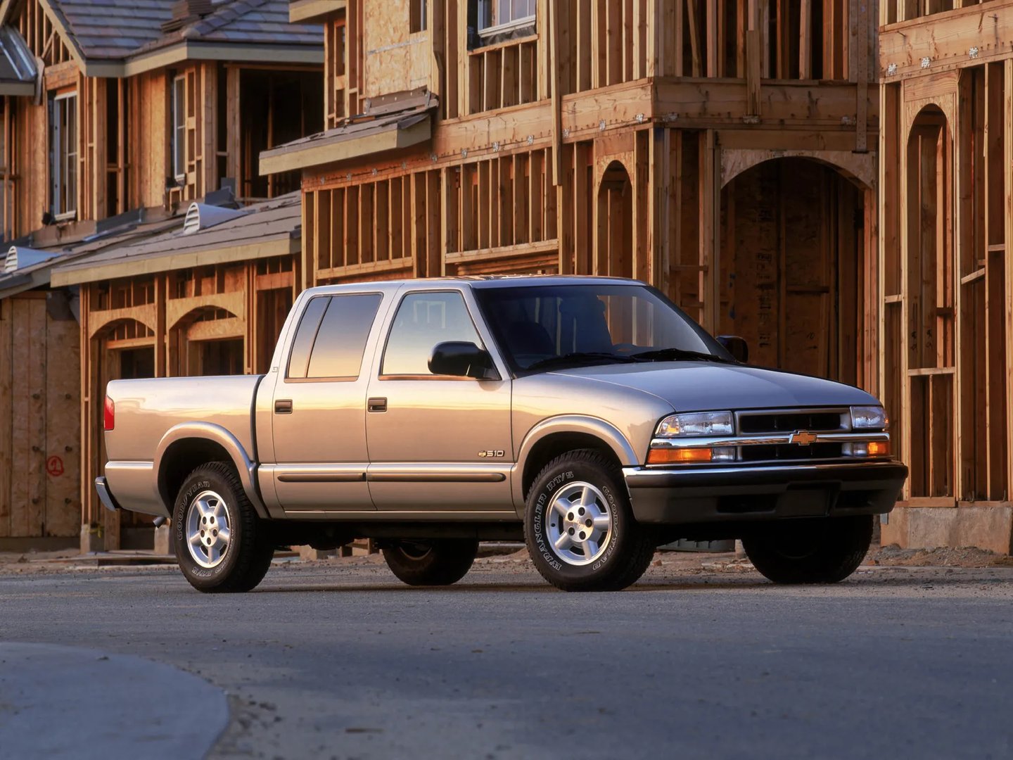 Chevrolet_S-10_Pickup_2_generation__Pickup_double-cab__7.jpg