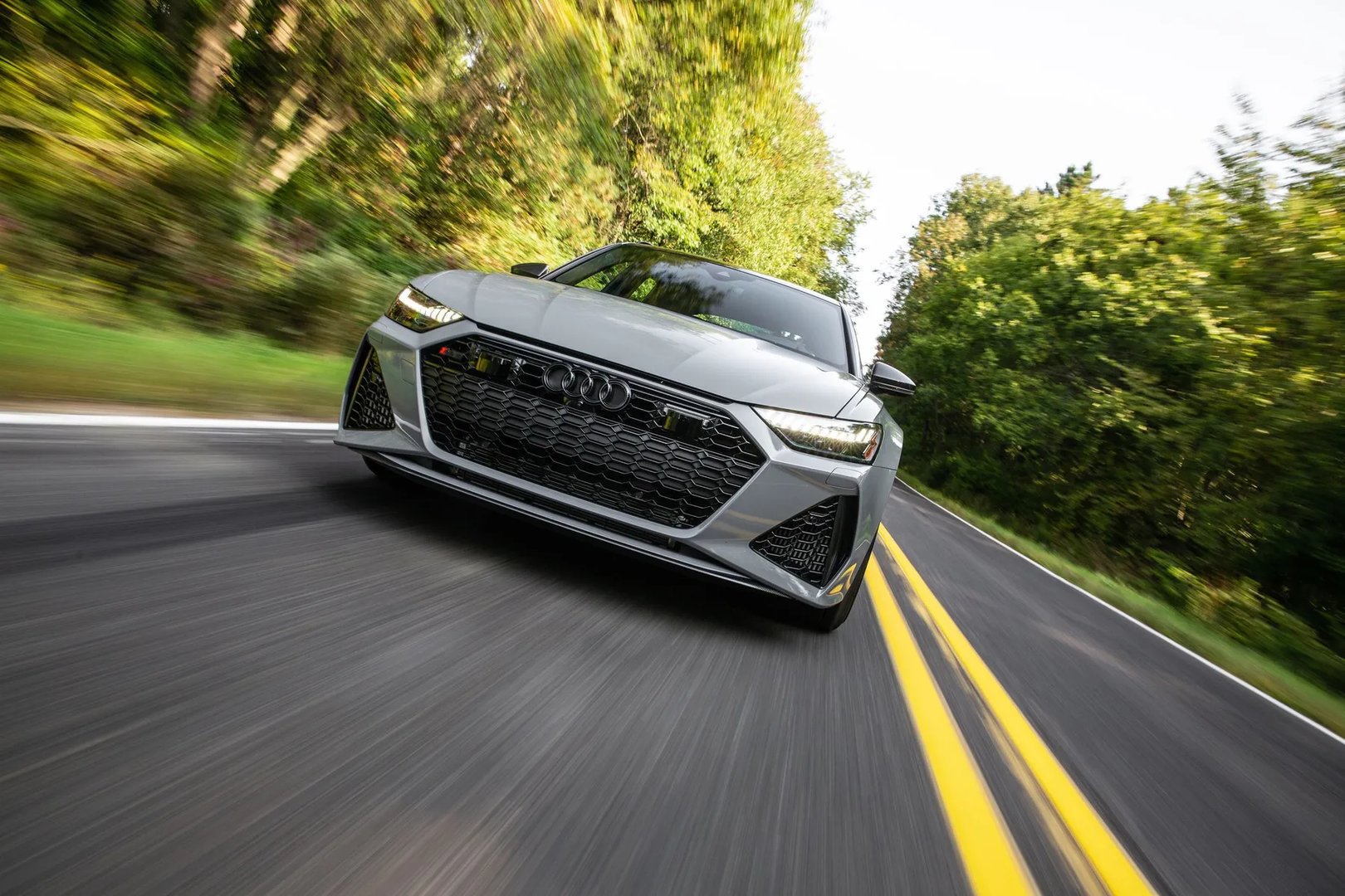 Audi_RS6_4_generation__Estate_5-door__9.jpg