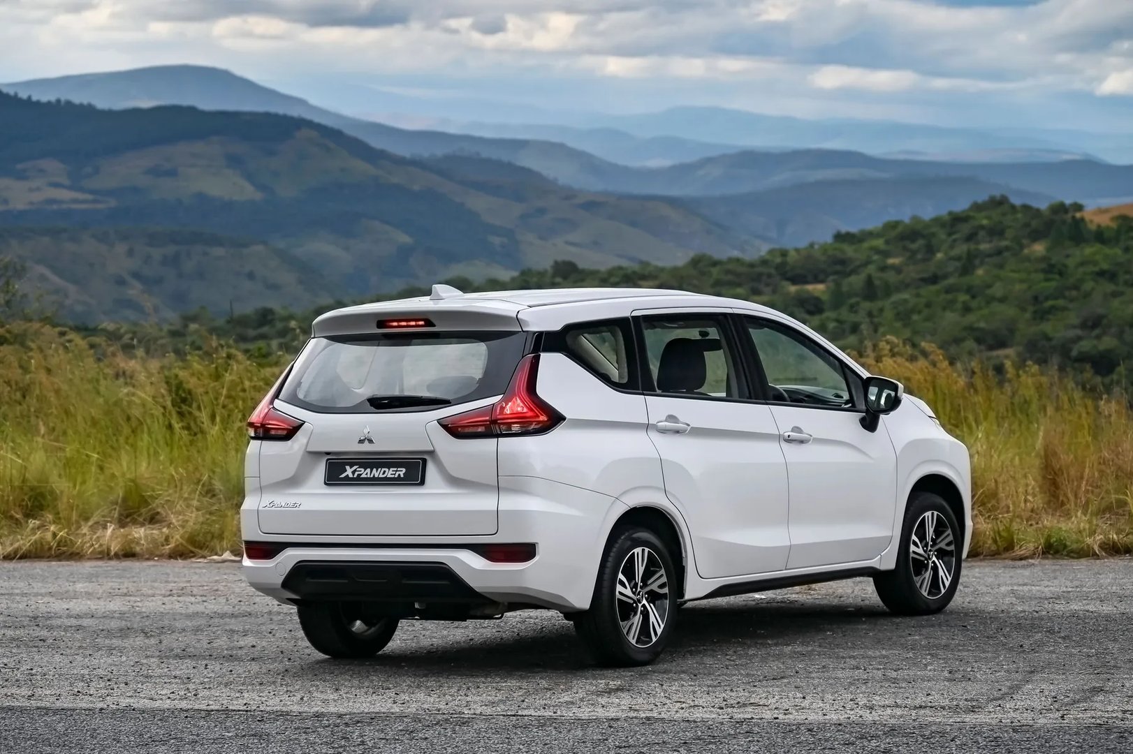 Mitsubishi_Xpander_1_generation_restyling__SUV_5-doors__2.jpg