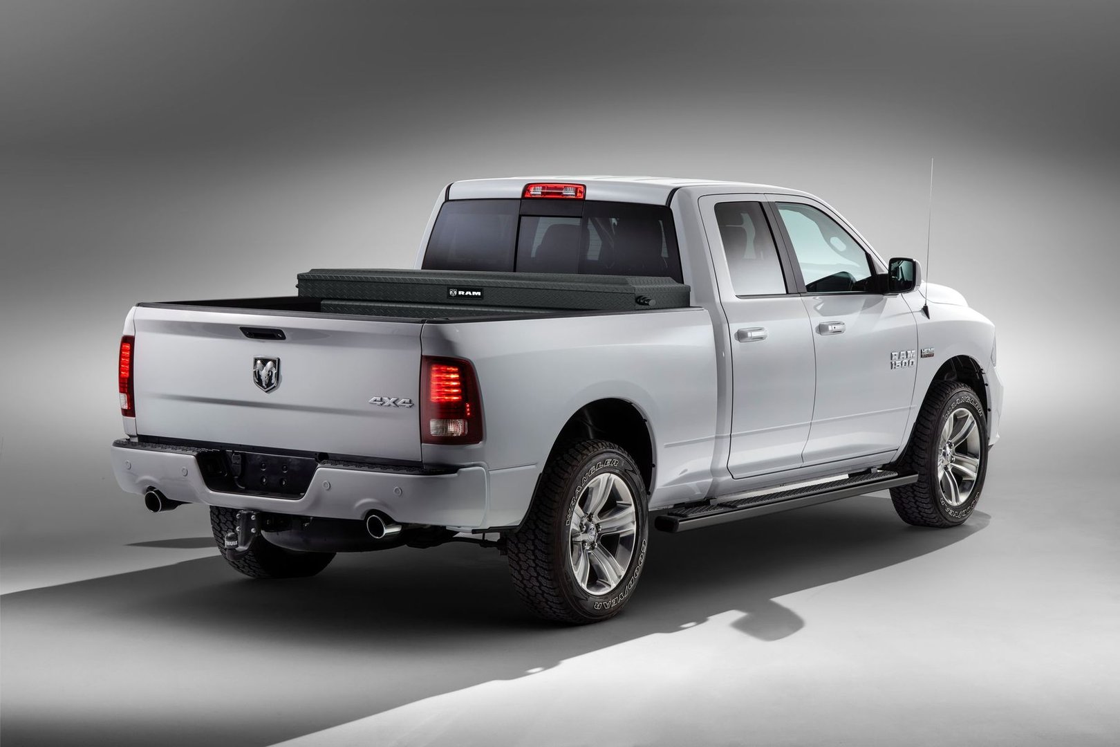 ram_1500_Classic_4_generation__Pickup_1.5-cab__1.jpg