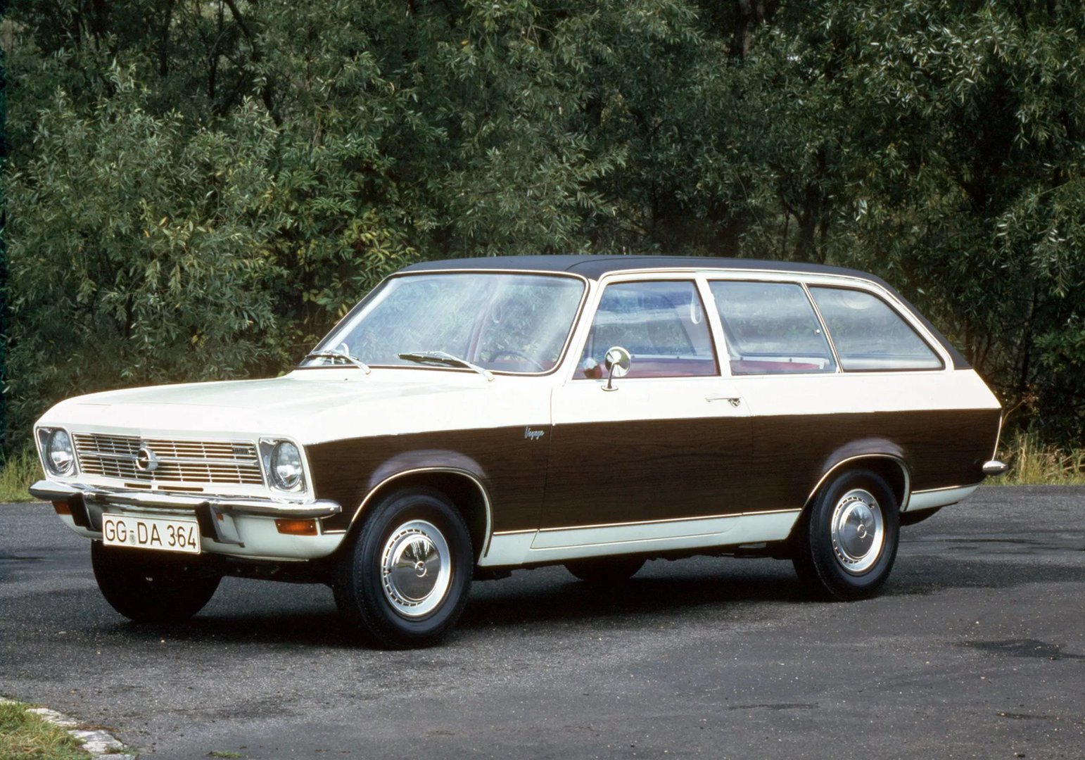 Opel_Ascona_1_generation__Estate_3-door__5.jpg