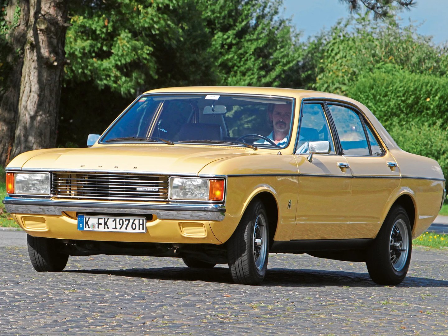 Ford_Granada_1_generation__Sedan__1.jpg