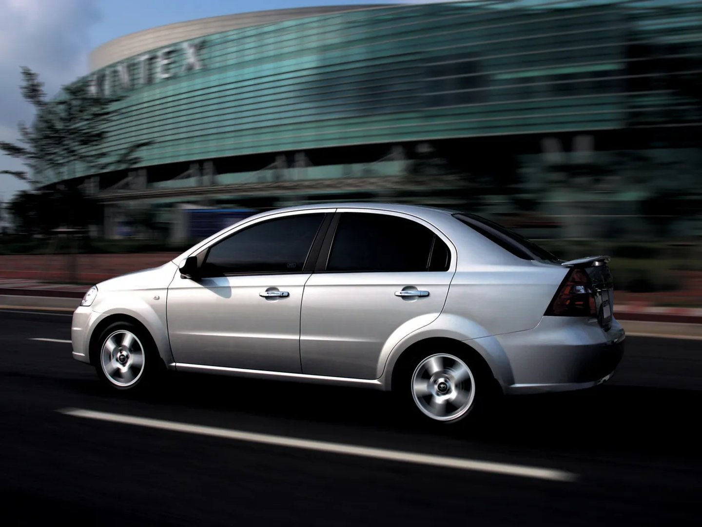 Daewoo_Gentra_1_generation__Sedan__9.jpg