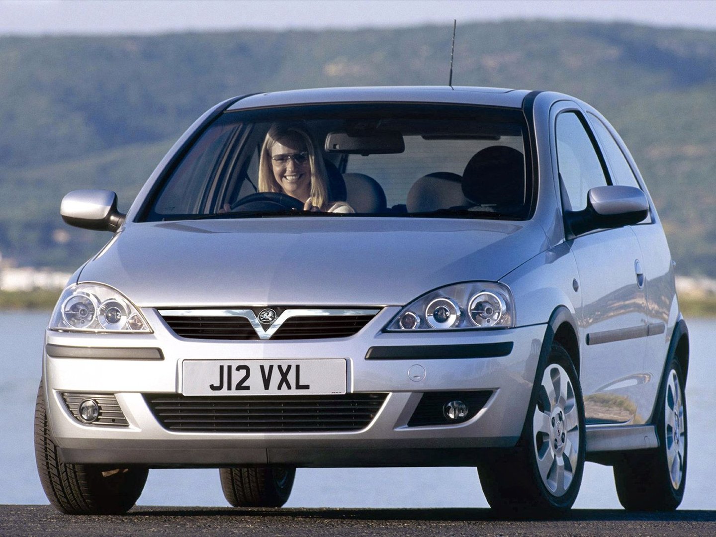 vauxhall_Corsa_3_generation_restyling__Mini_3-doors__4.jpg