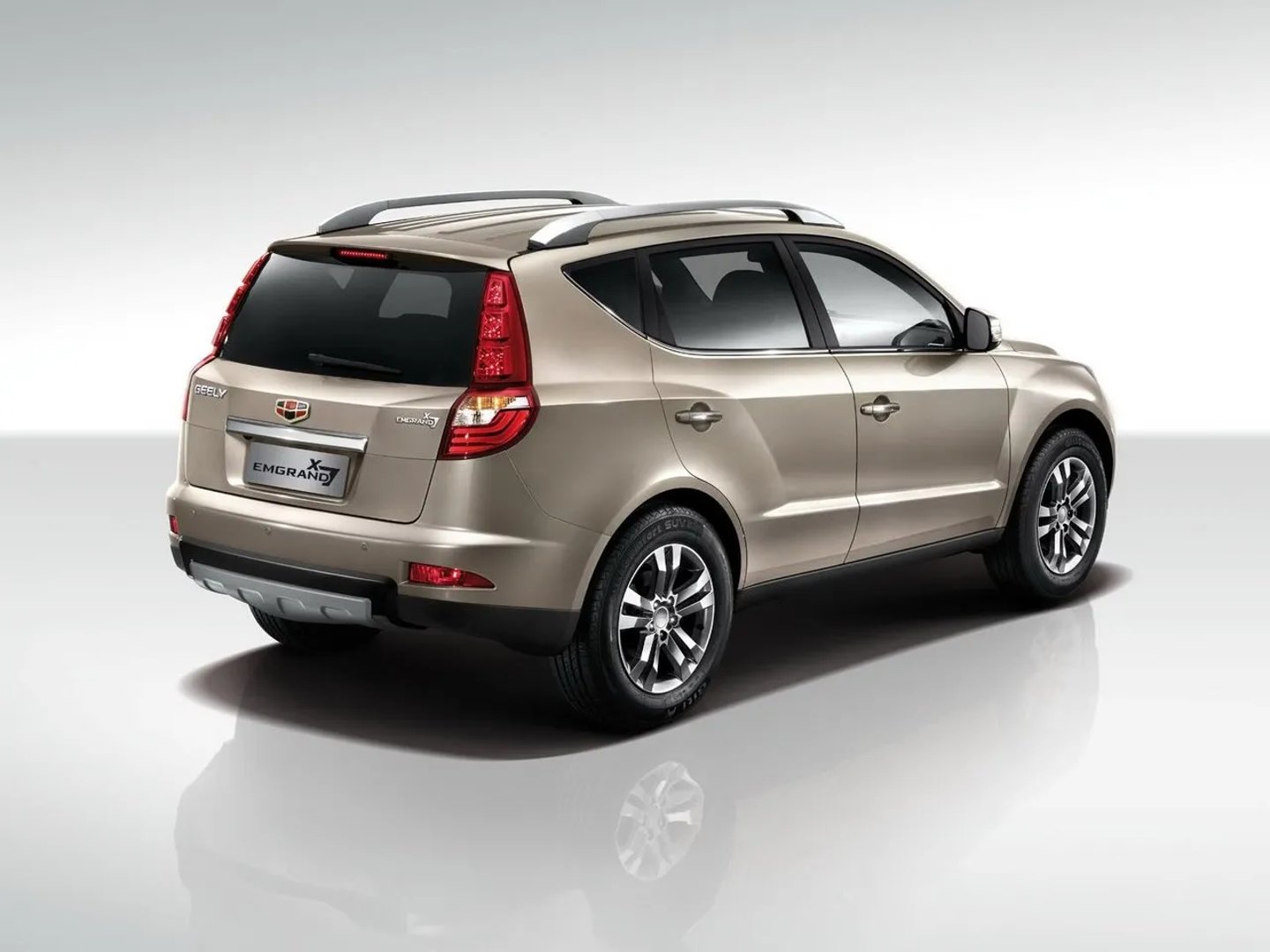 Geely_Emgrand_X7_1_generation_restyling__SUV_5-doors__1.jpg