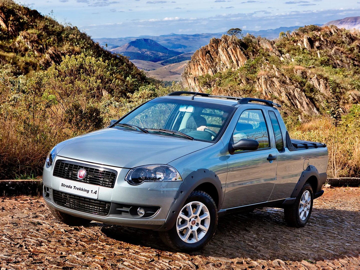 Fiat_Strada_1_generation_restyling_3__Pickup_single-cab__9.jpg