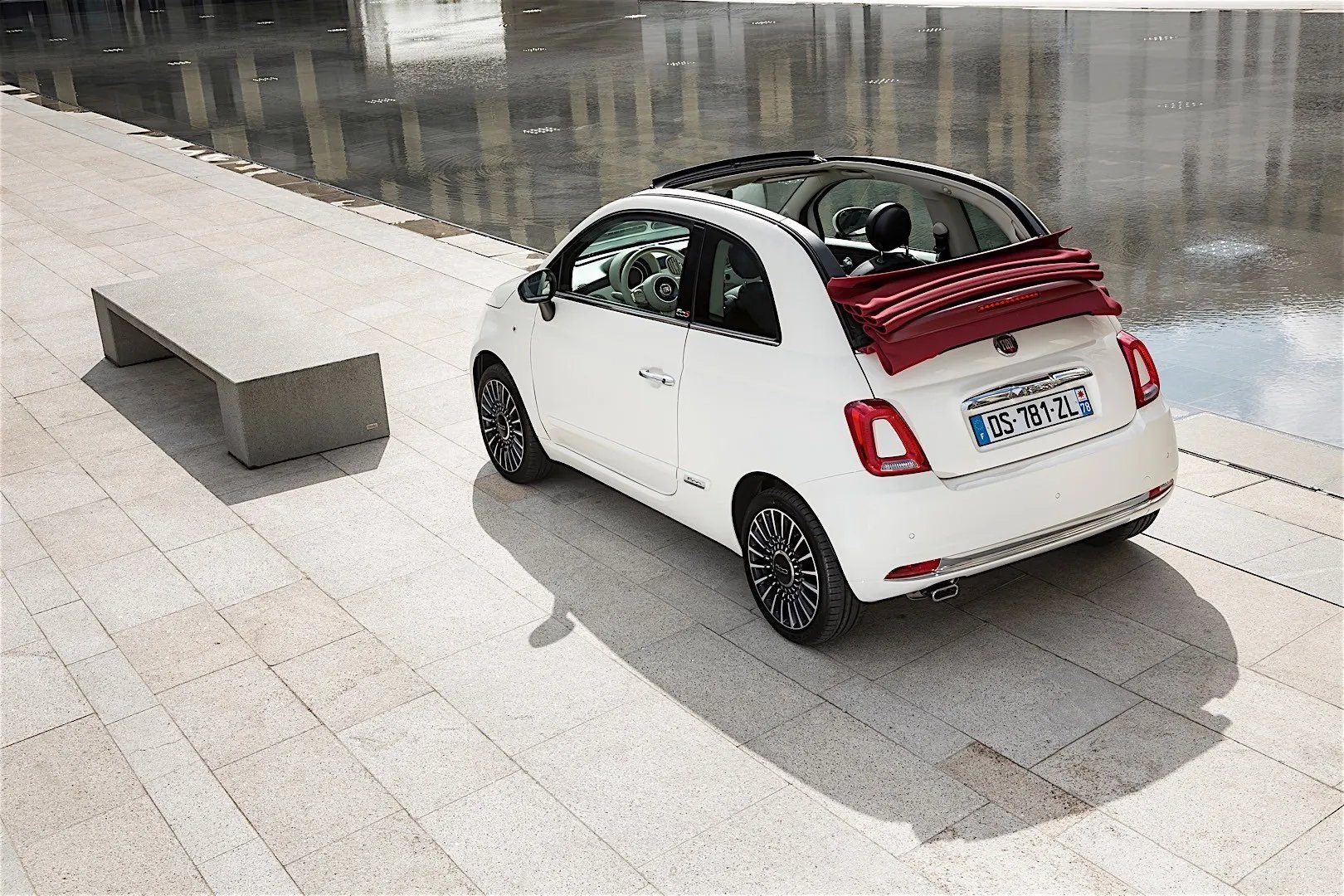 Fiat_500_2_generation_restyling__Cabrio__7.jpg