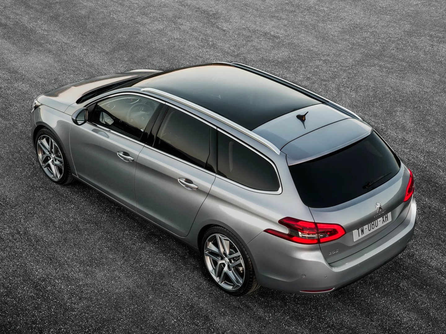 Peugeot_308_2_generation__Estate_5-door__8.jpg