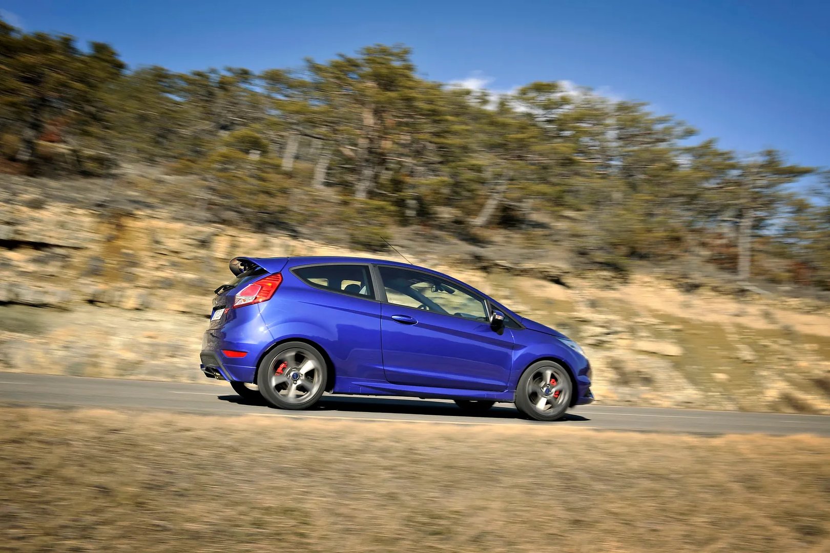 Ford_Fiesta_ST_6_generation__Mini_3-doors__12.jpg