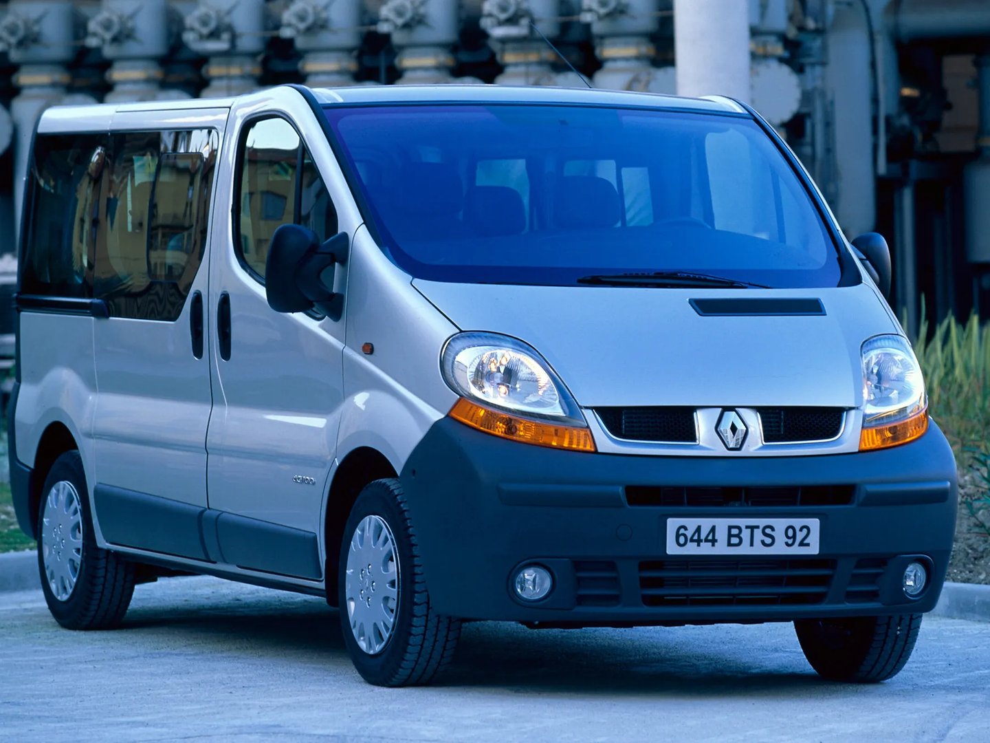 Renault Trafic 2 generation  Minivan