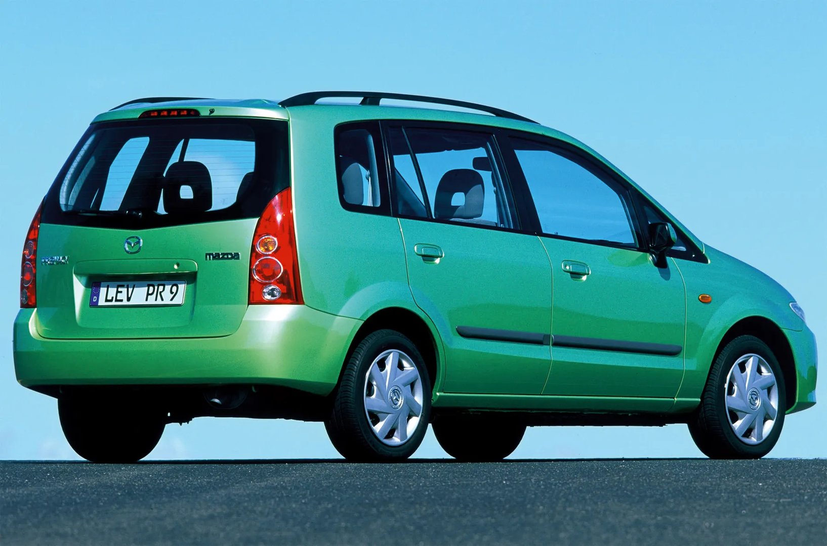Mazda_Premacy_1_generation__Compact_Van__7.jpg