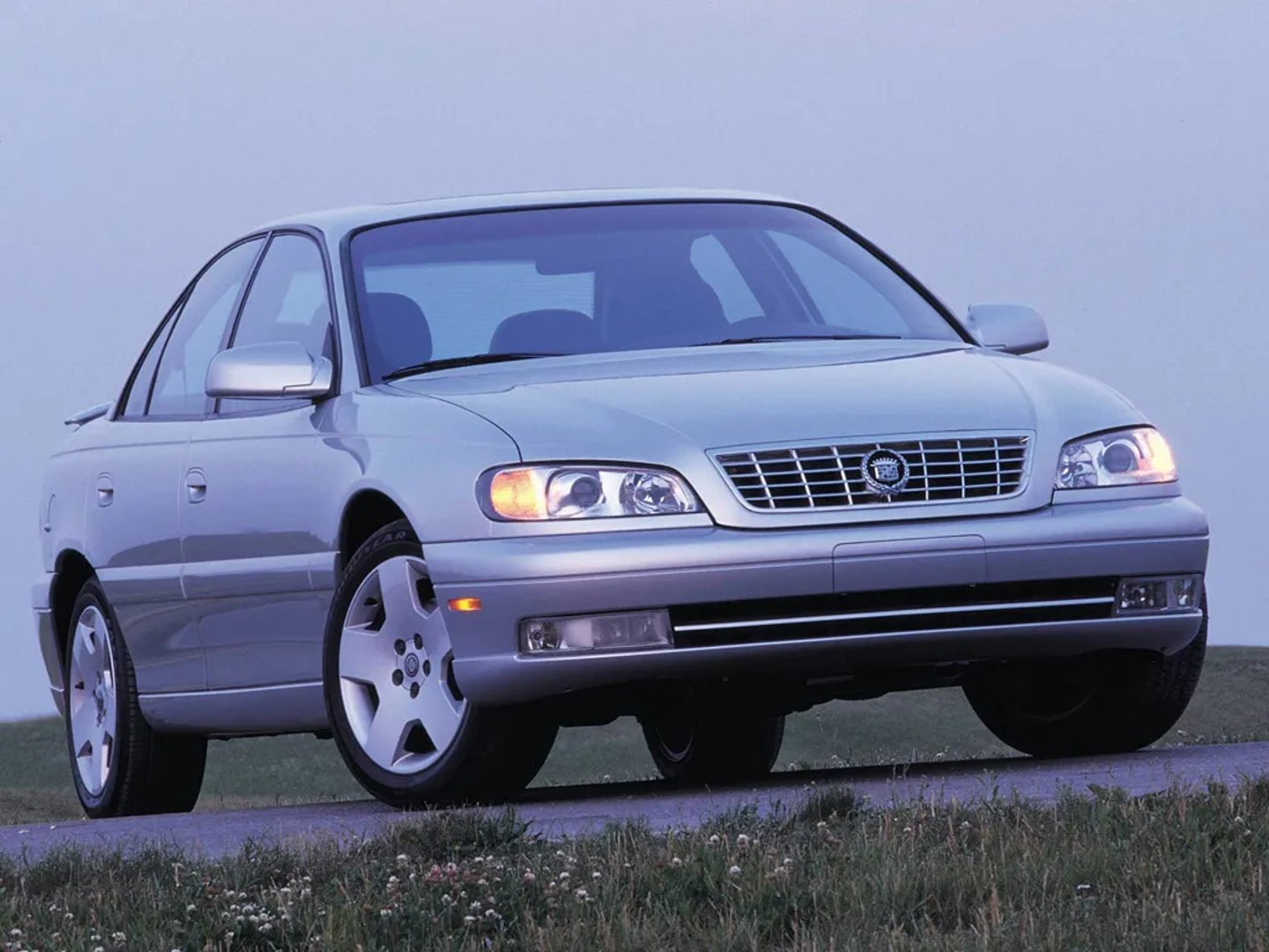 Cadillac_Catera_1_generation__Sedan__3.jpg