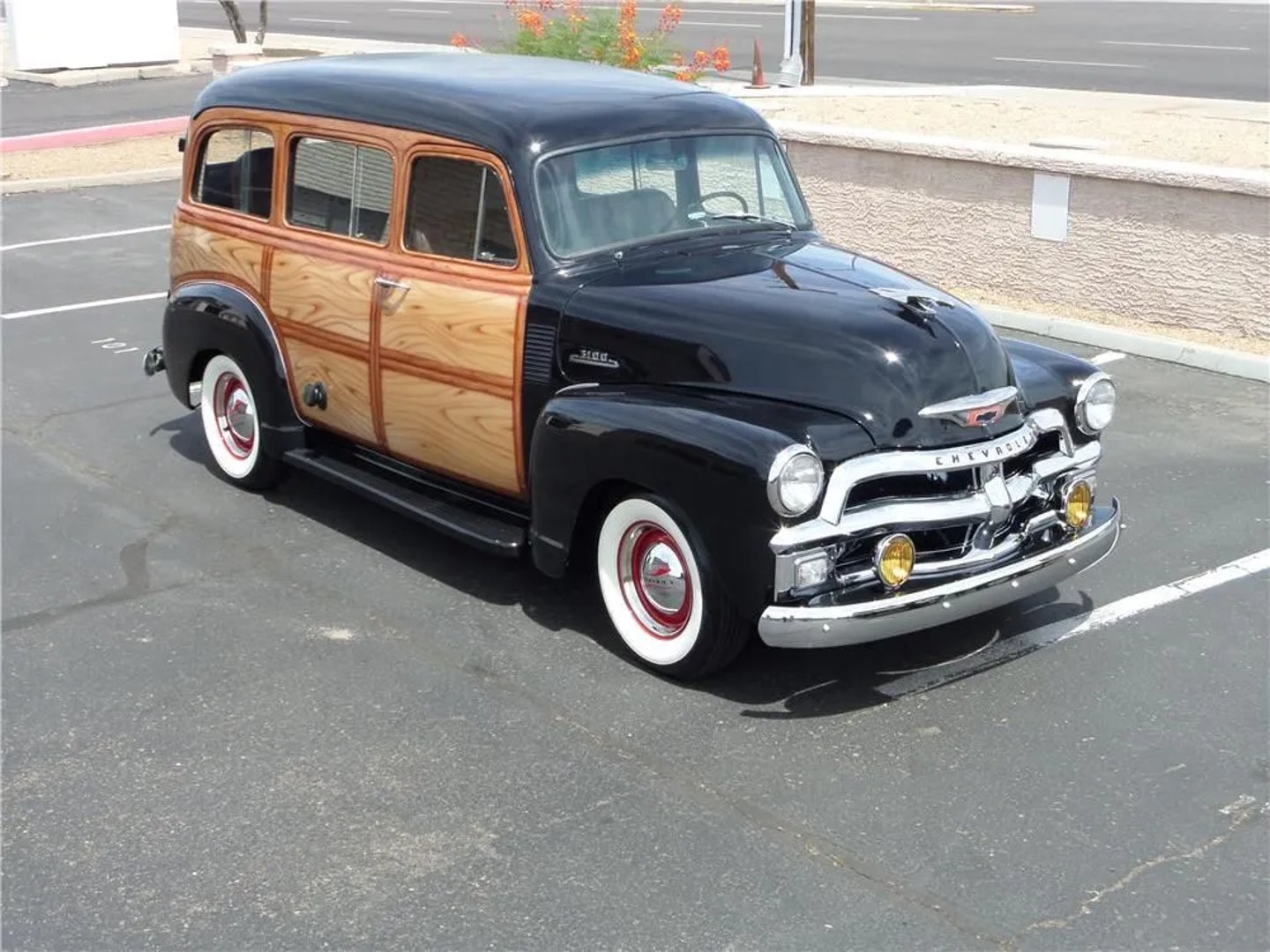 Chevrolet_Suburban_3_generation__Estate__5.jpg