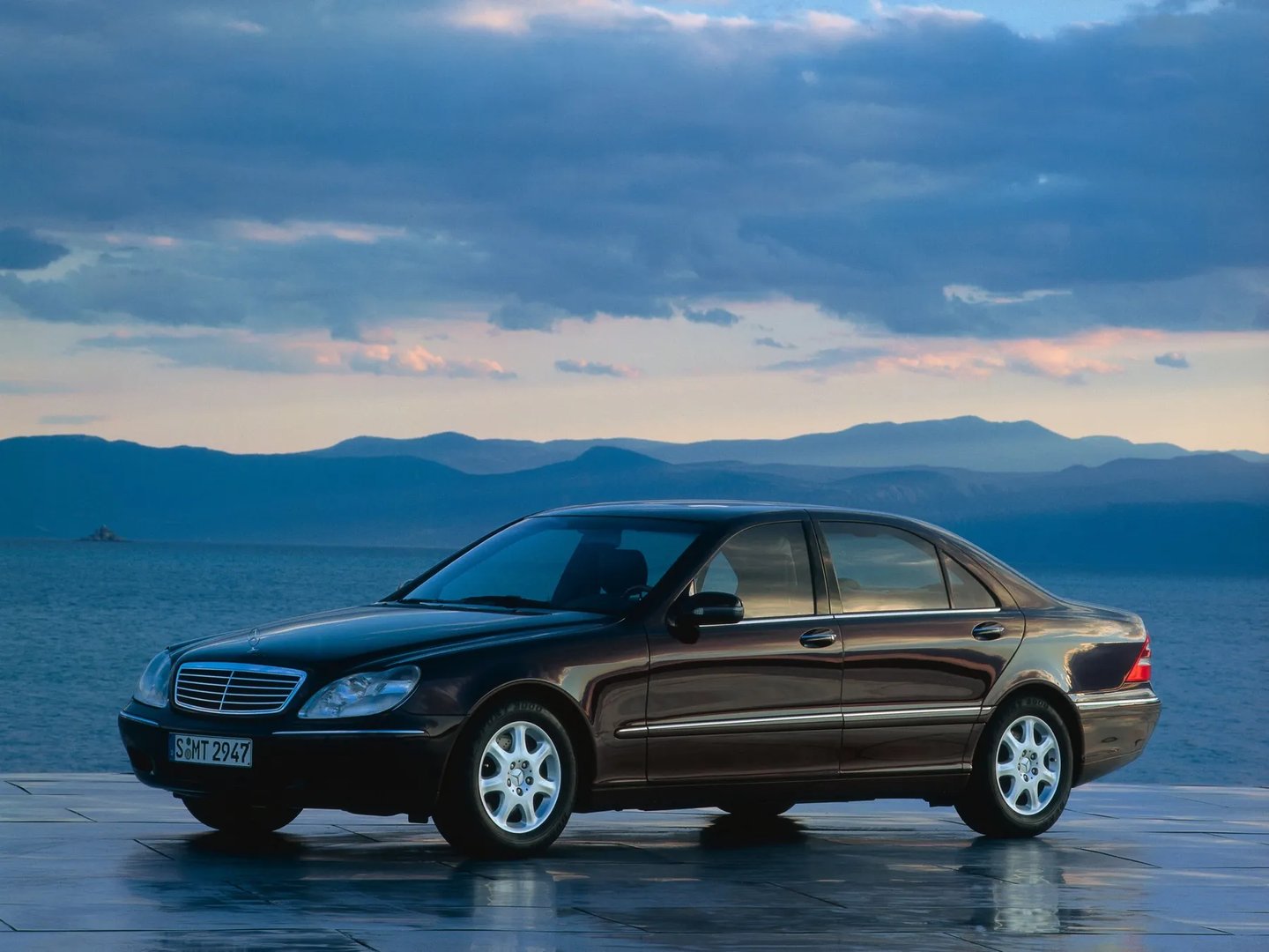 Mercedes_S-Class_4_generation__Sedan_Long__6.jpg