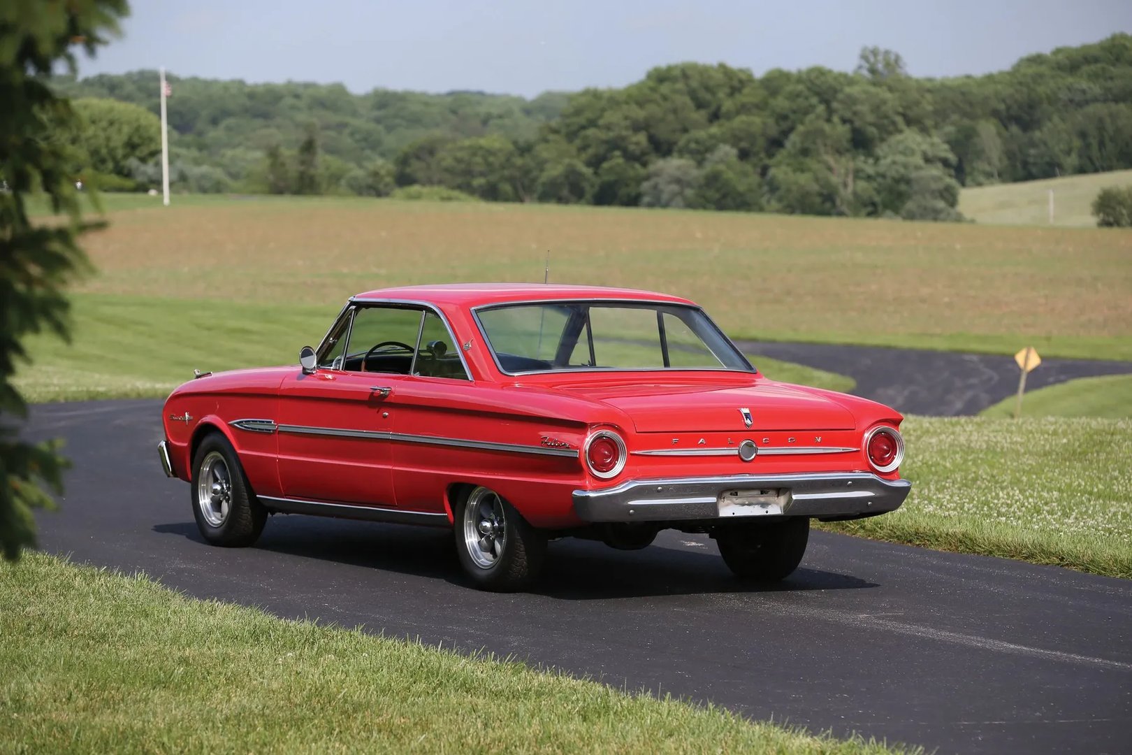Ford_Falcon_1_generation__Coupe_Hardtop__3.jpg