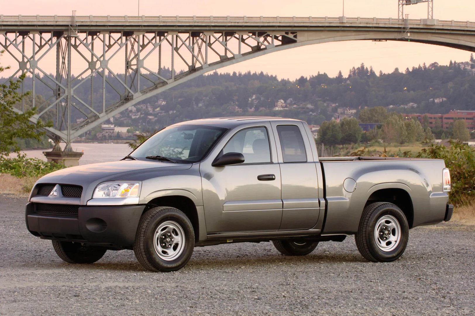 Mitsubishi_Raider_1_generation__Pickup_single-cab__1.jpg