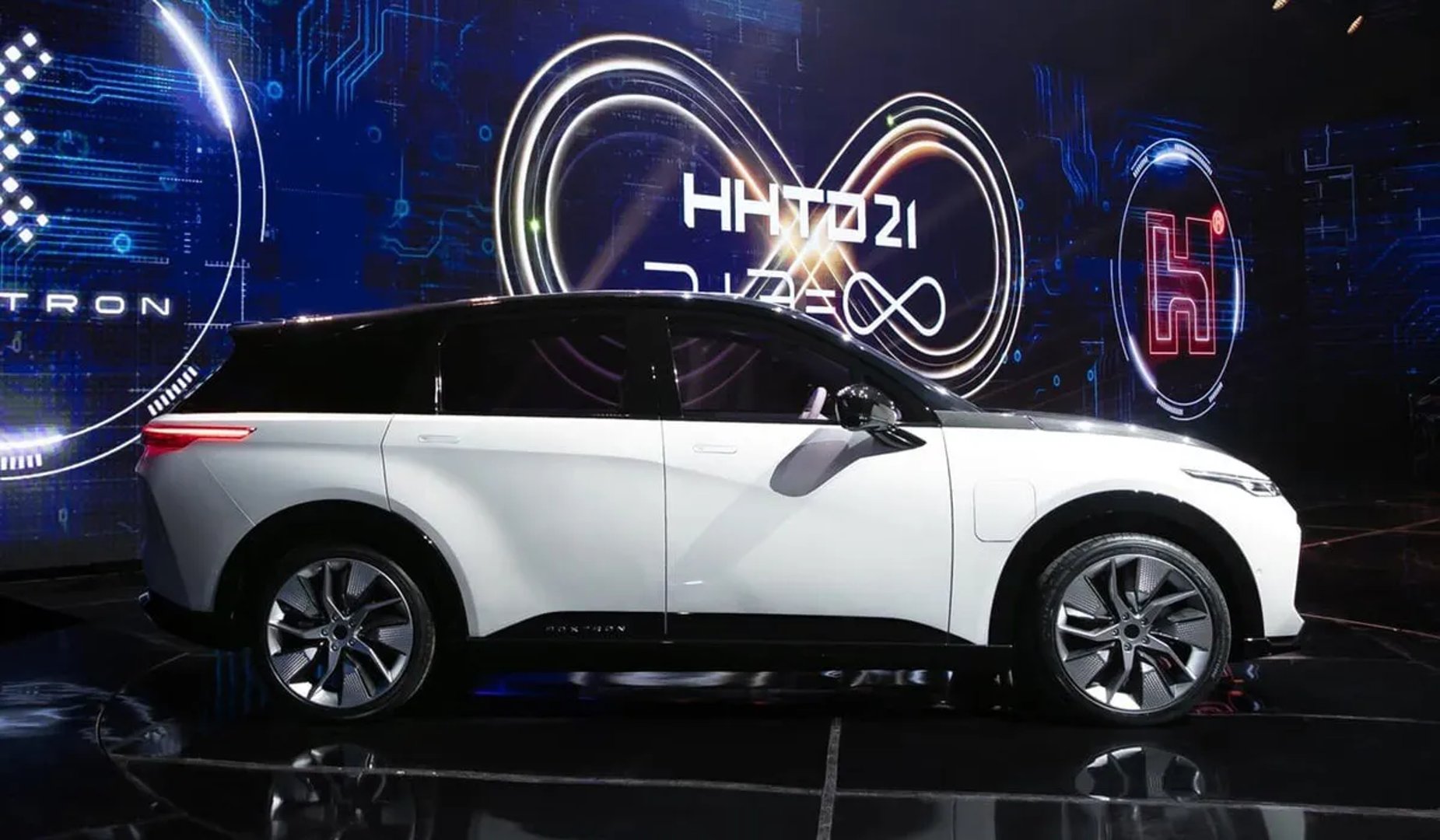 foxtron_Model_C_1_generation__SUV_5-doors__2.jpg