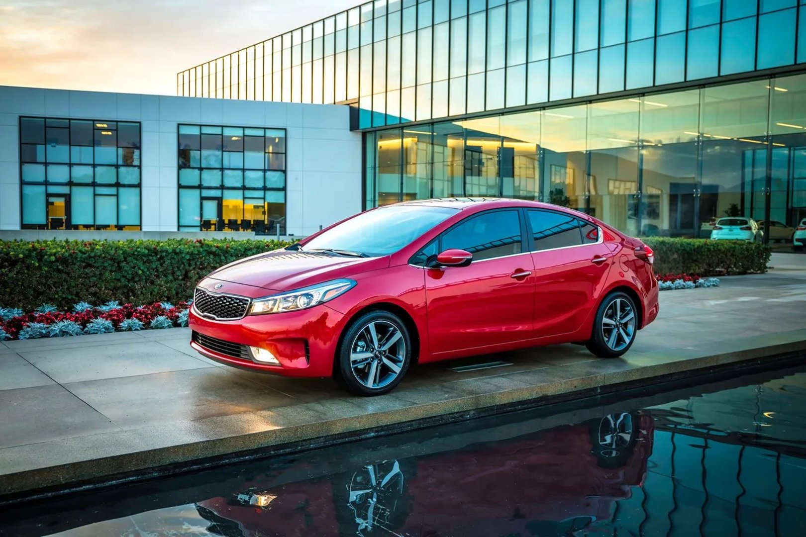 Kia_Forte_2_generation_restyling__Sedan__main.jpg