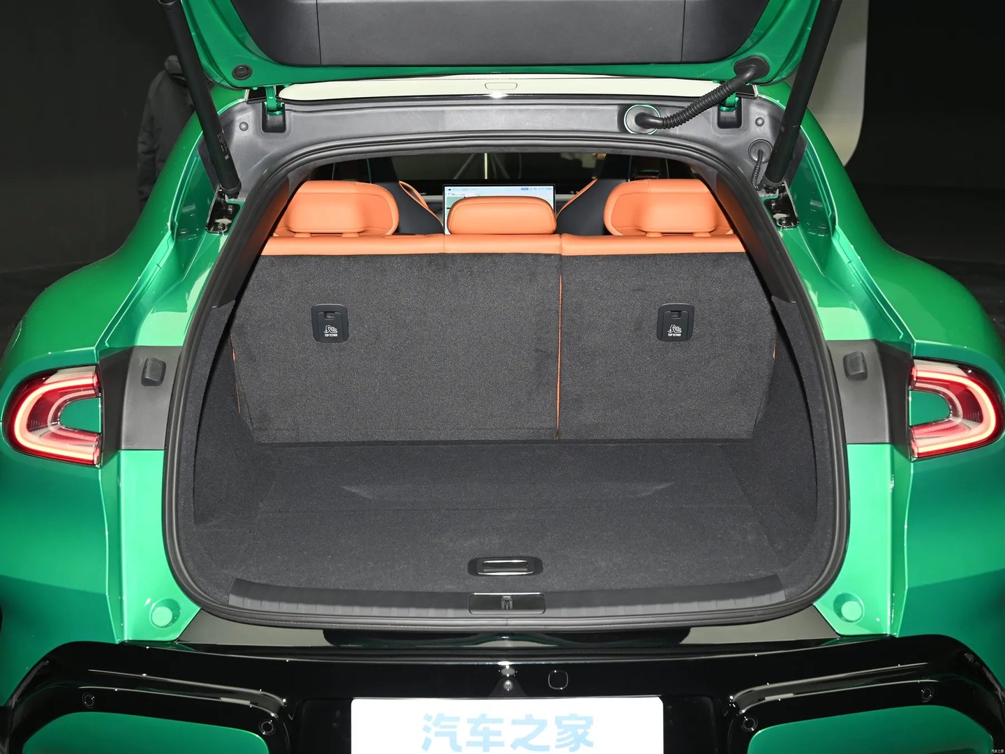 xiaomi_YU7_1_generation__SUV_5-doors__12.jpg