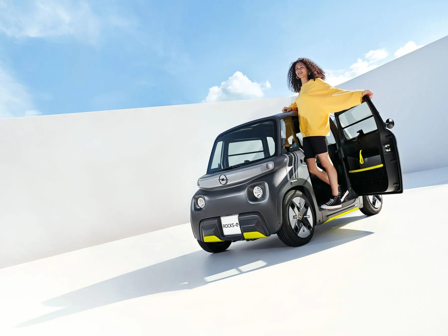 Opel_Rocks-e_1_generation__Coupe__3.jpg