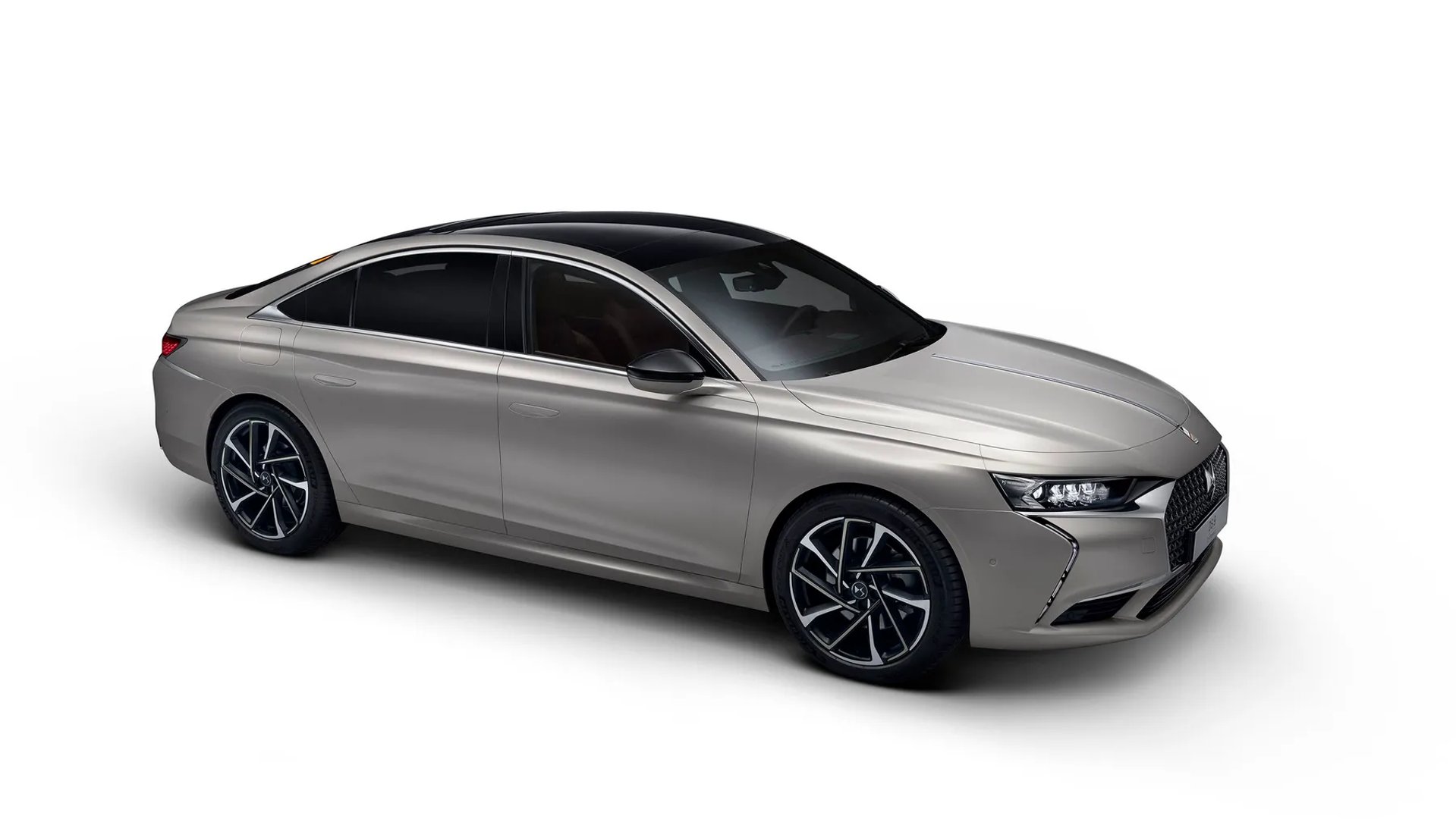 DS_9_1_generation__Sedan__1.jpg