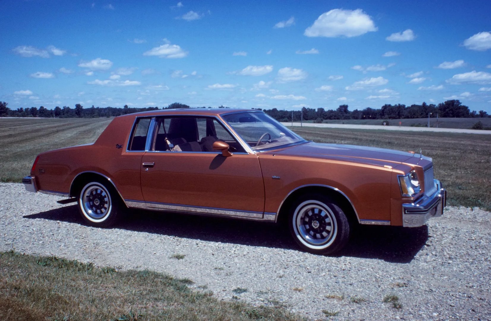 Buick_Regal_2_generation__Coupe__6.jpg