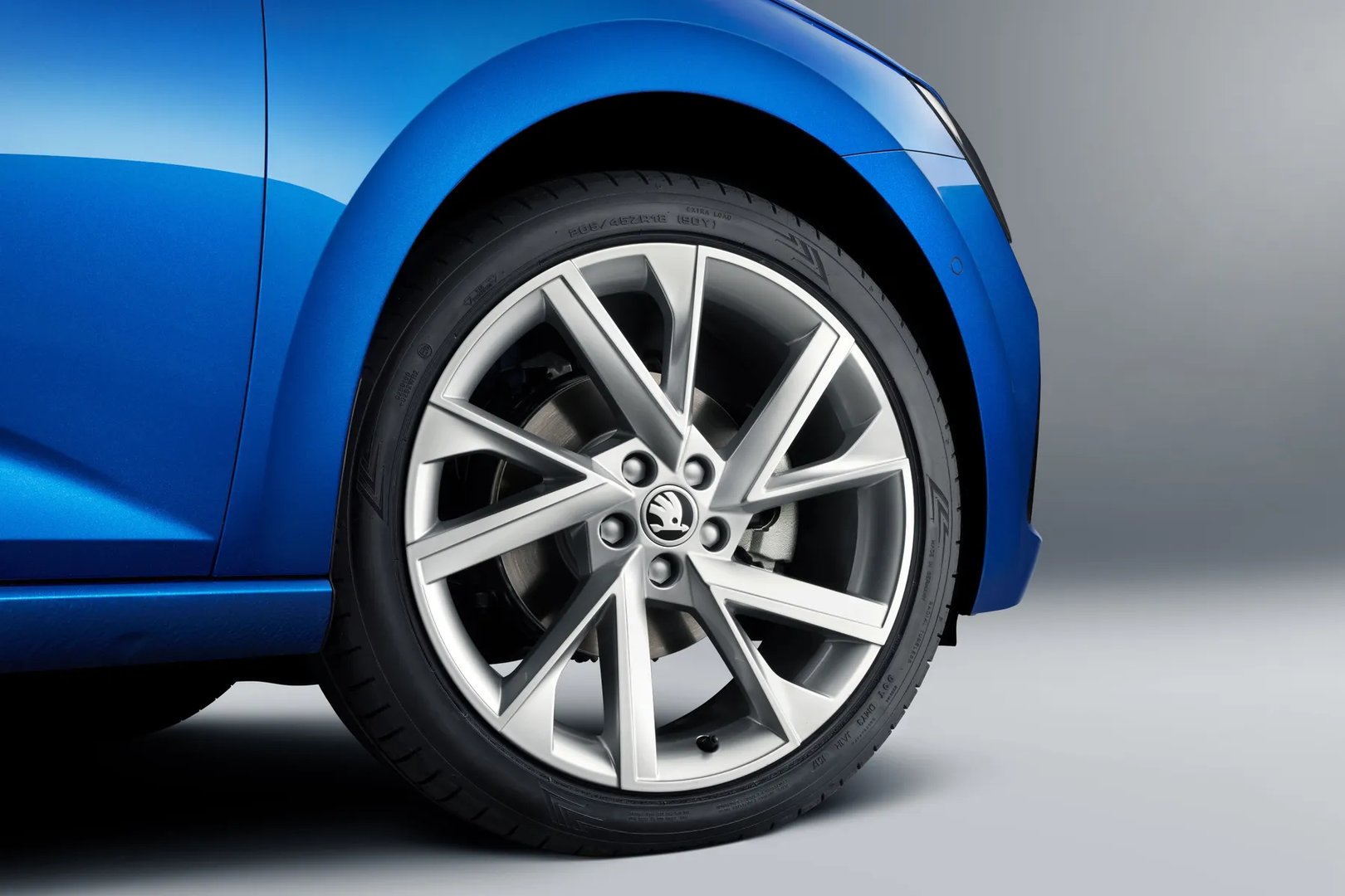 Skoda_Scala_1_generation__Hatchback_5-door__10.jpg