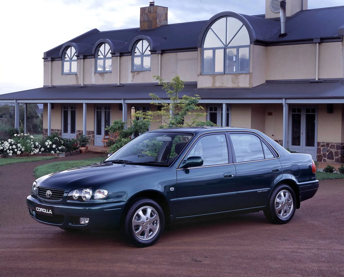 Toyota_Corolla_8_generation_restyling__Sedan__10.jpg