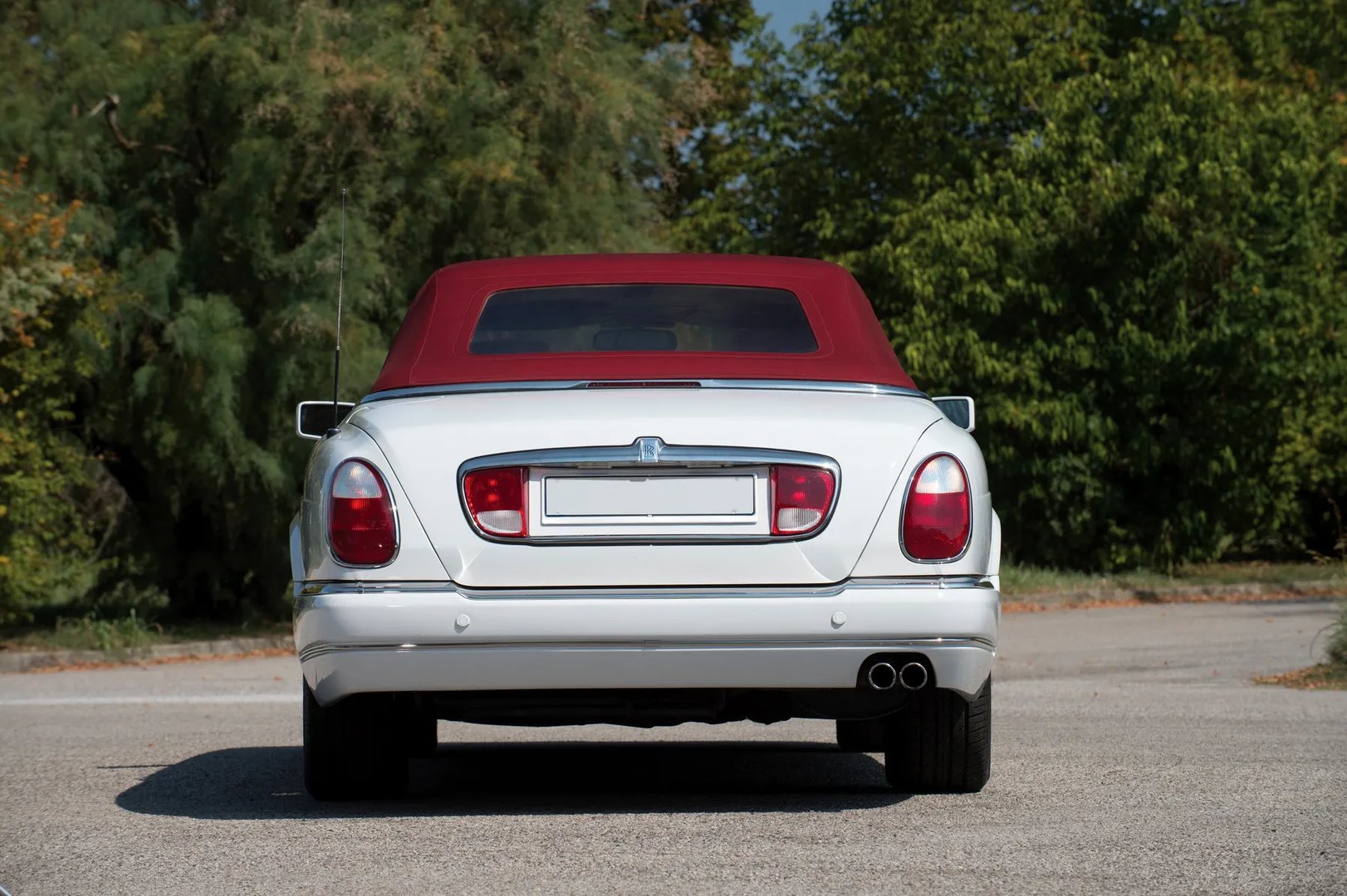 Rolls-Royce_Corniche_5_generation__Cabrio__4.jpg