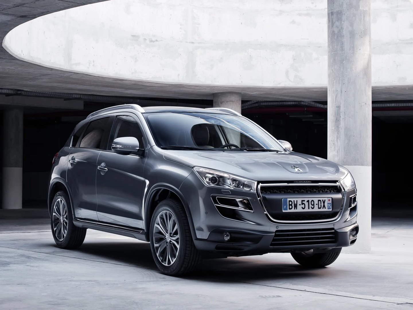 Peugeot_4008_1_generation__SUV_5-doors__13.jpg